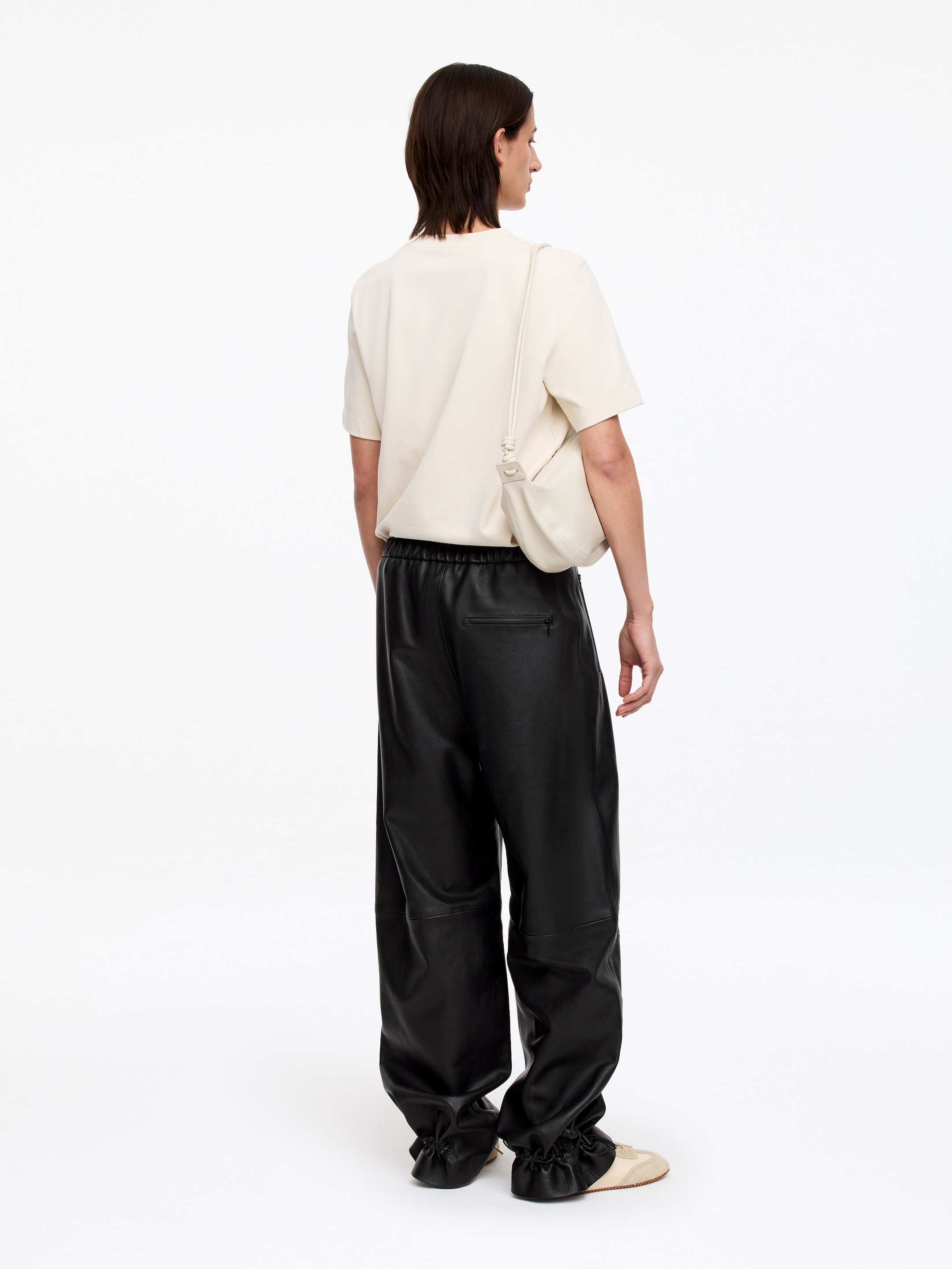 Pantalon en cuir décontracté - Noir - Relaxed fit - Femme - StillMedia/Lookbook - 4