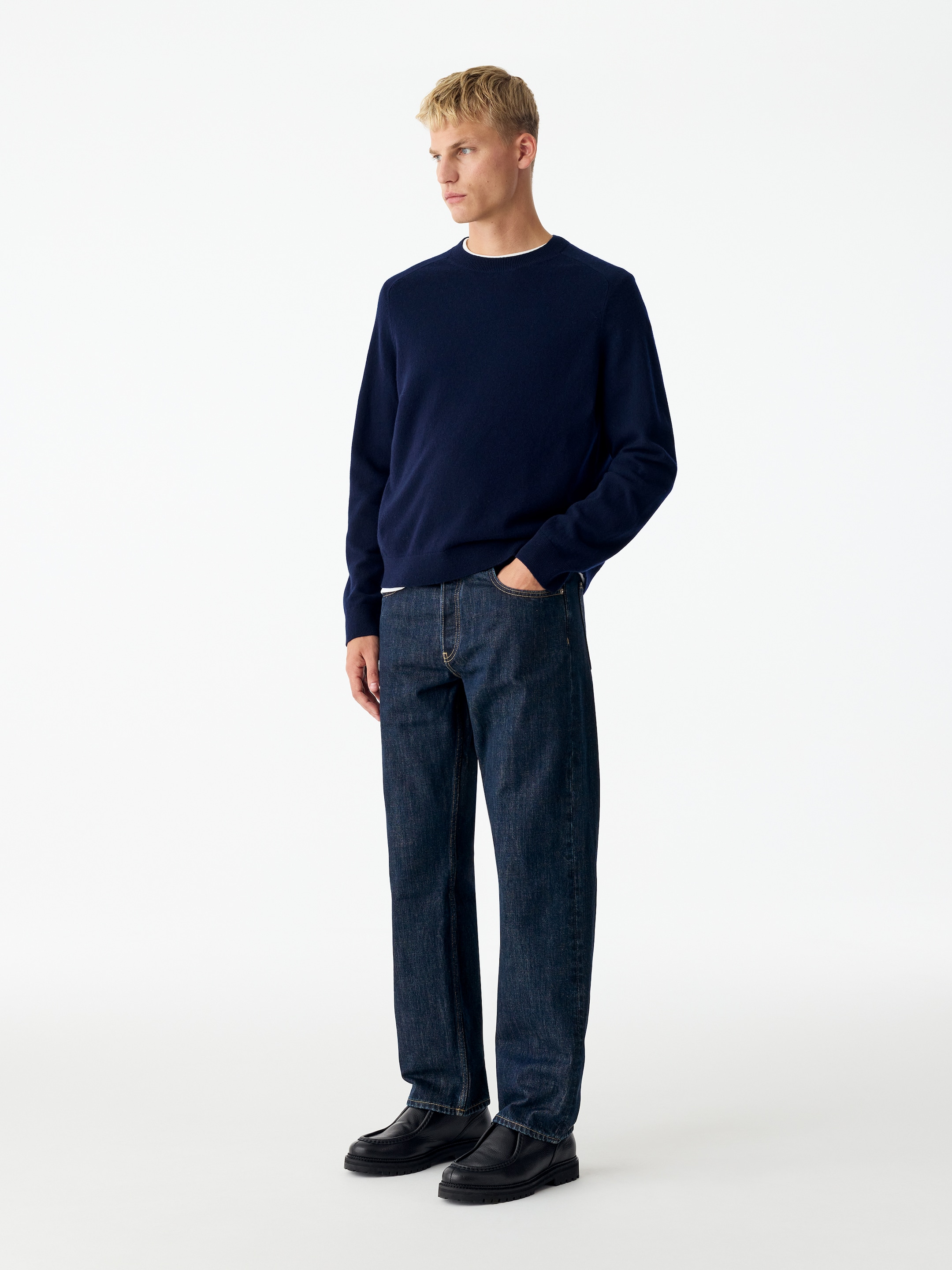 OCEAN Loose Jeans - Dark Blue - Loose fit - men - StillMedia/Lookbook - 6