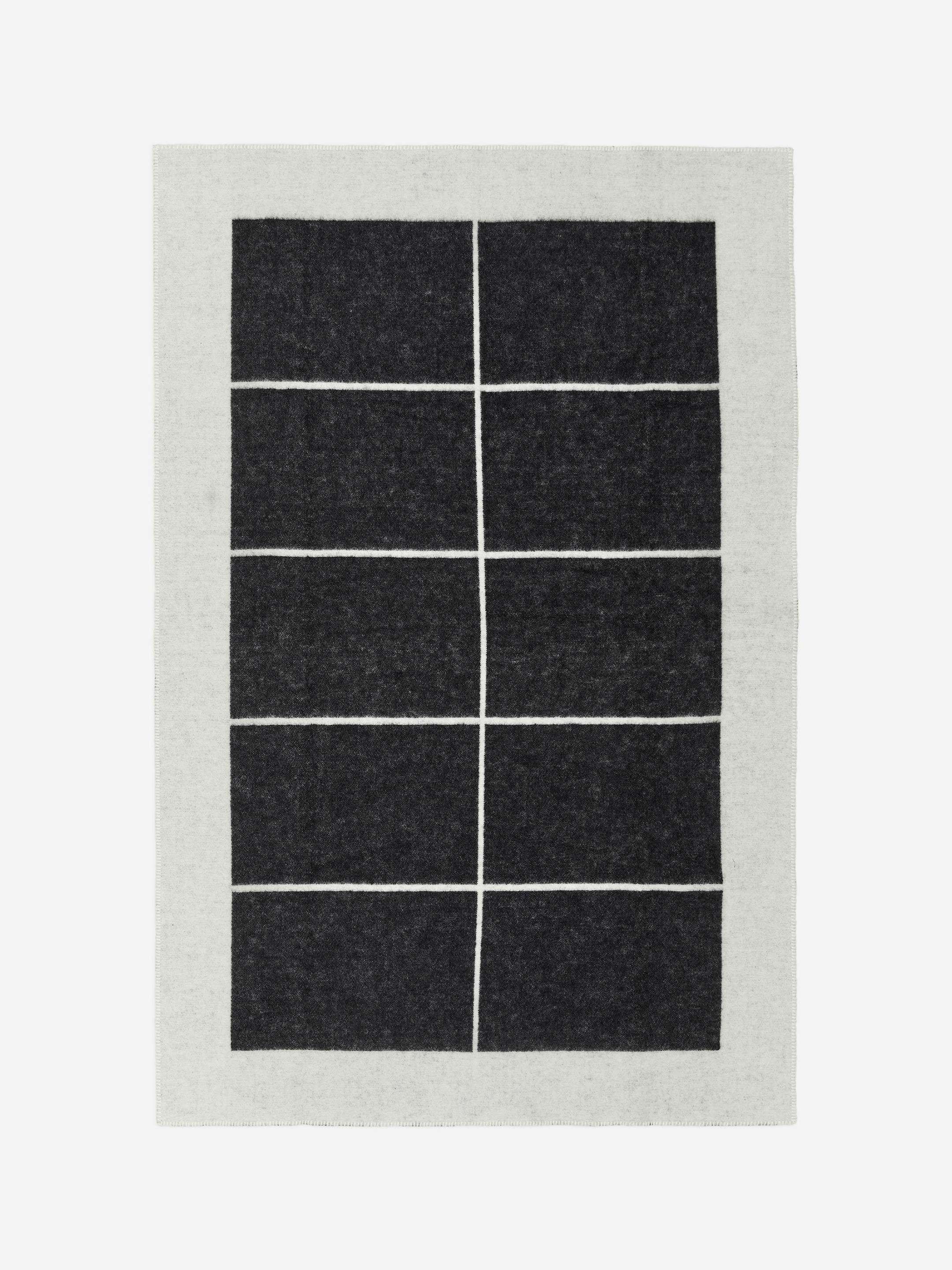 Klippan Wool Blanket - Black/Off White - Homeware - StillMedia/DescriptiveStillLife - 3