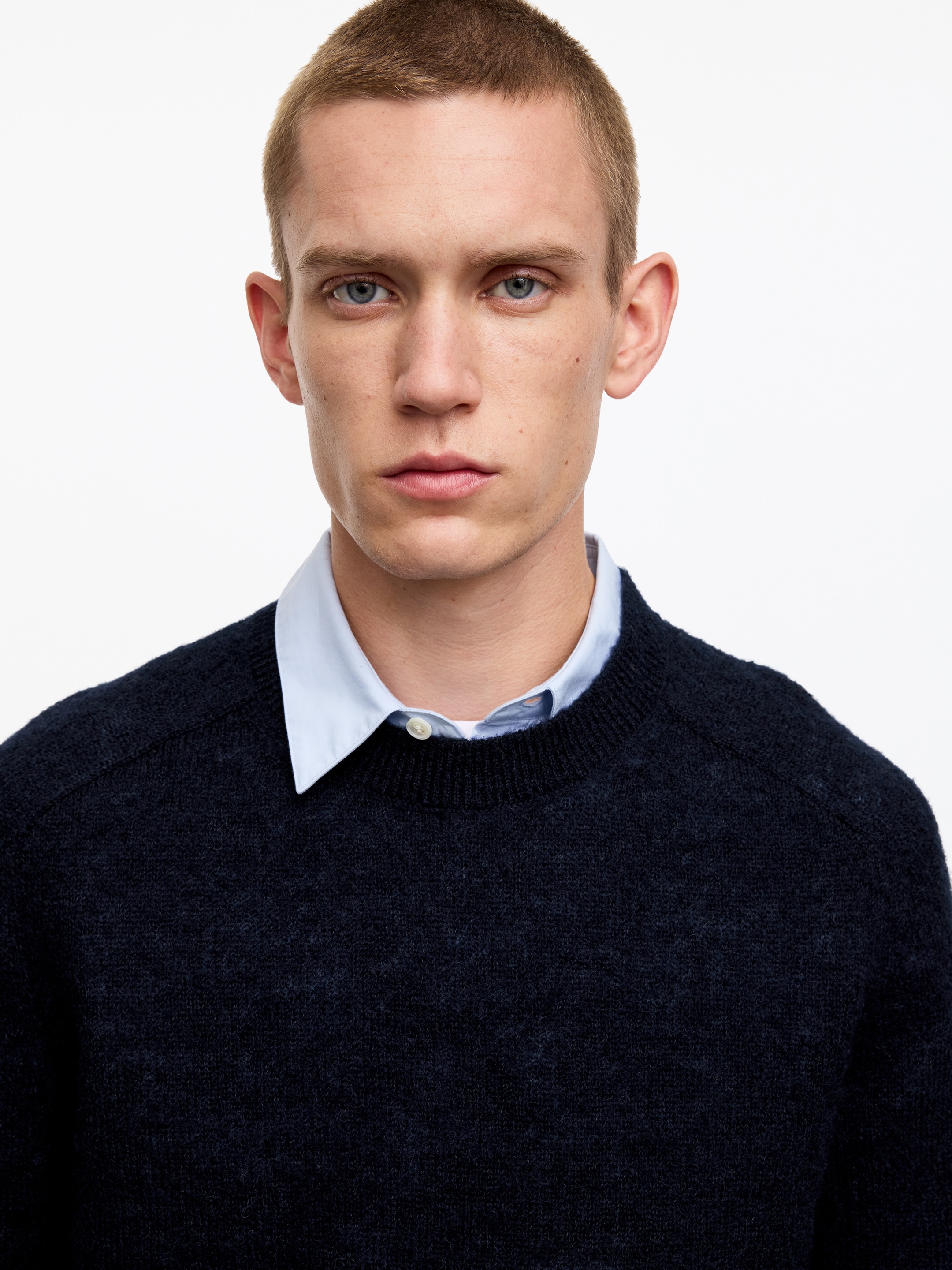 Tröja i borstad ullblandning - Marinblå - Regular fit - men - StillMedia/Lookbook - 5