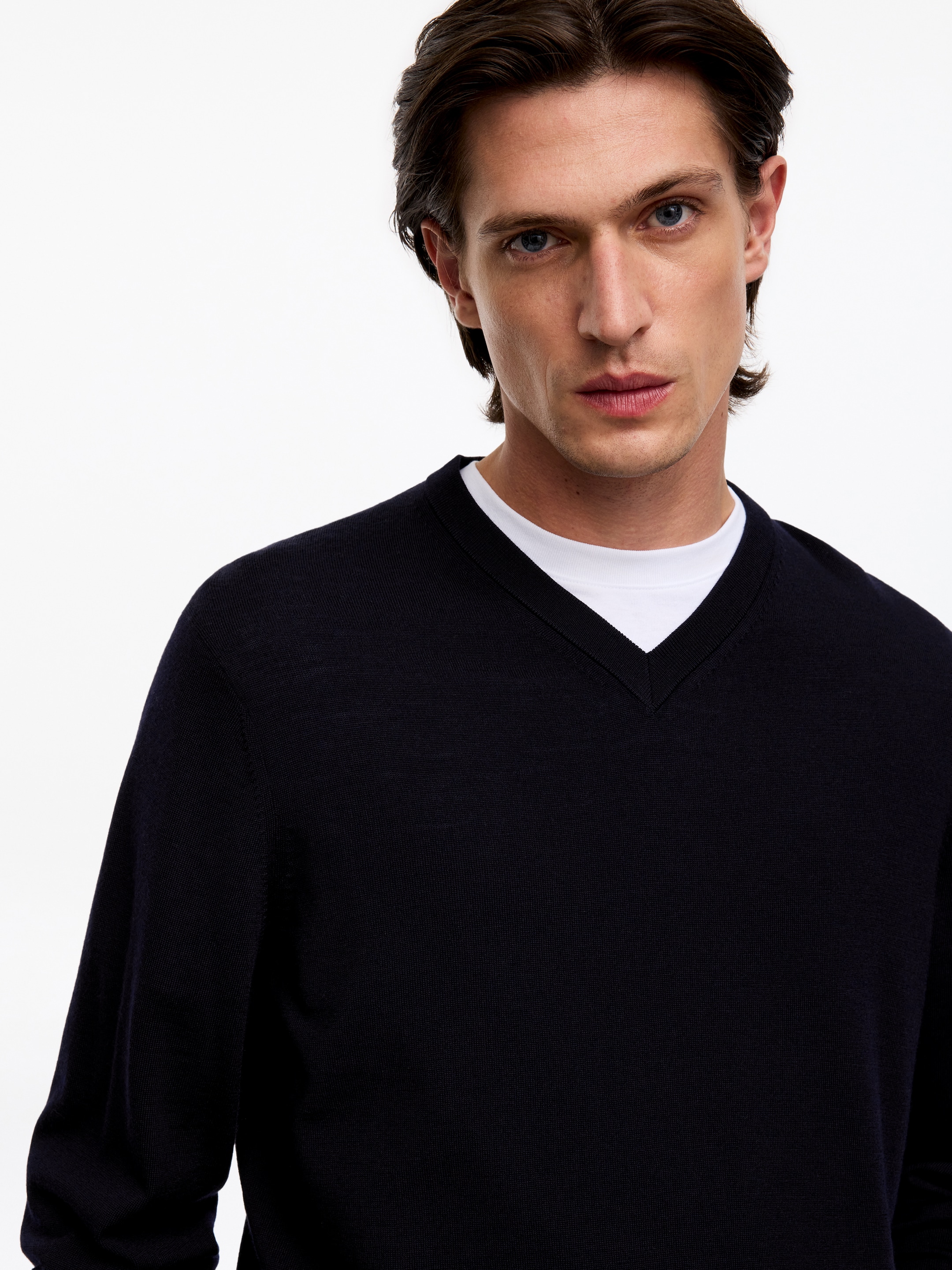Jersey de lana merino con cuello de pico - Azul - Corte estándar - men - StillMedia/Lookbook - 3