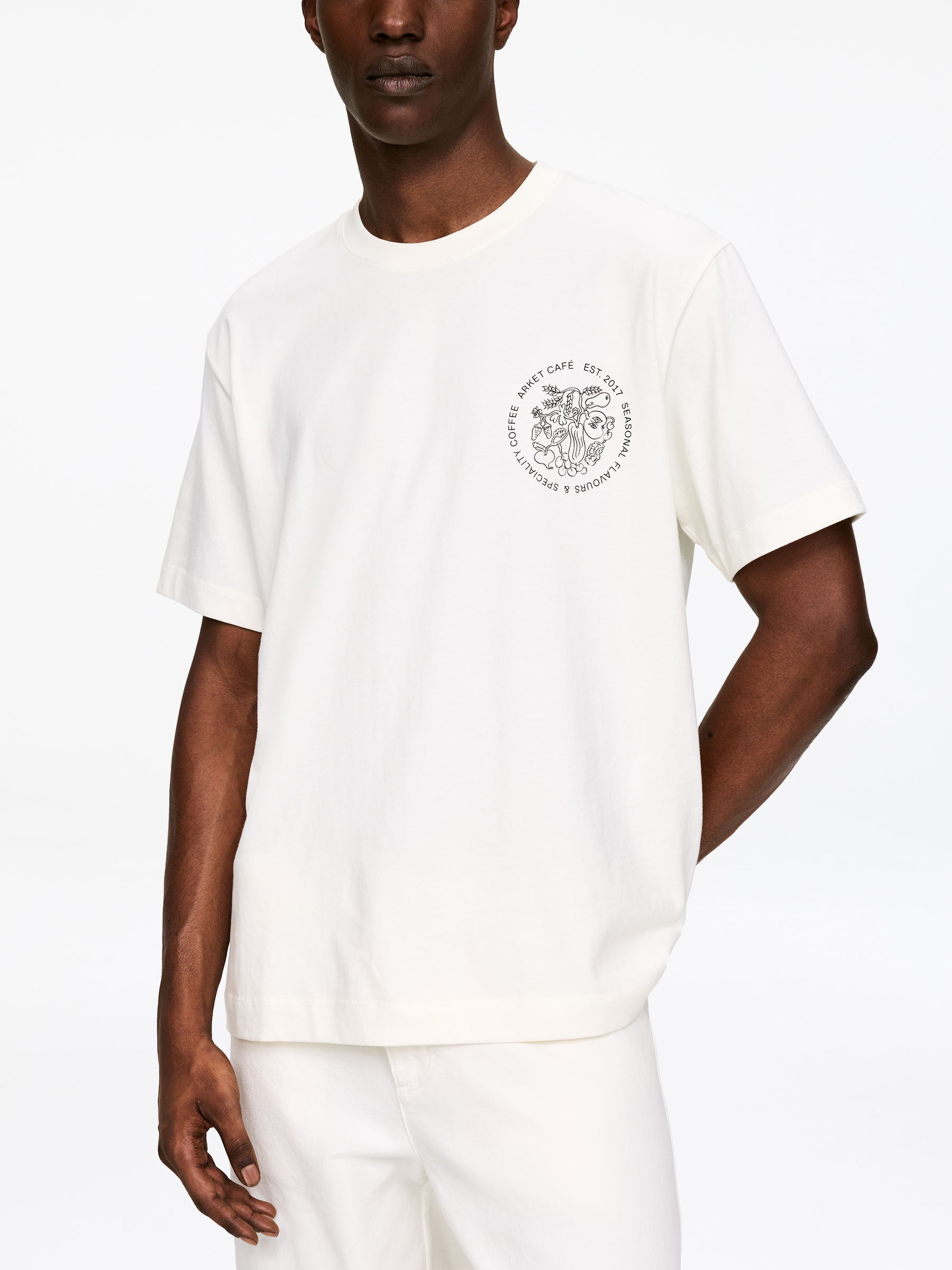 ARKET CAFÉ Printed T-Shirt - Off White/Black - Loose fit - Café - StillMedia/Lookbook - 1