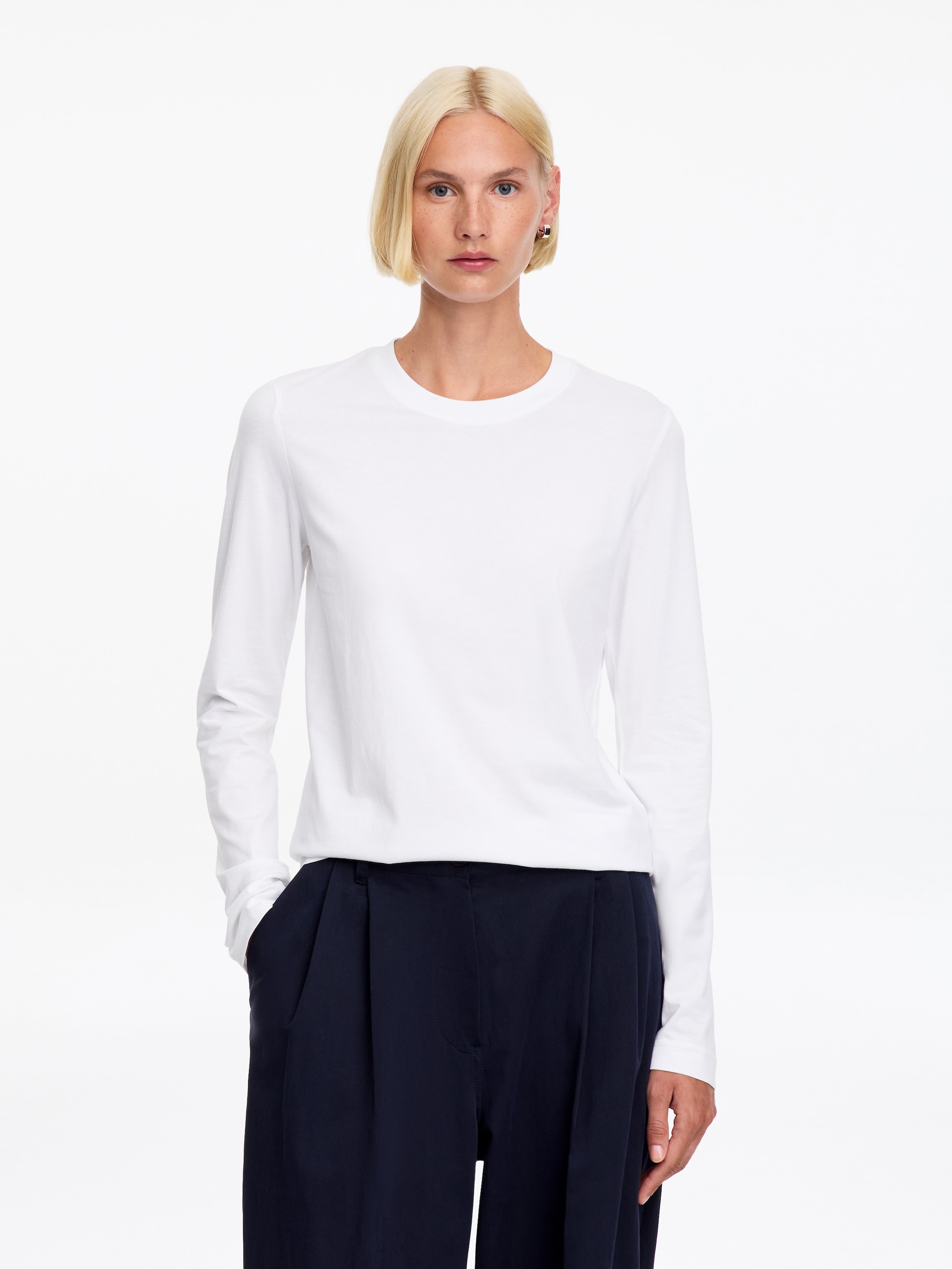 Signature Long-Sleeve T-Shirt - White - Regular fit - women - StillMedia/Lookbook - 25
