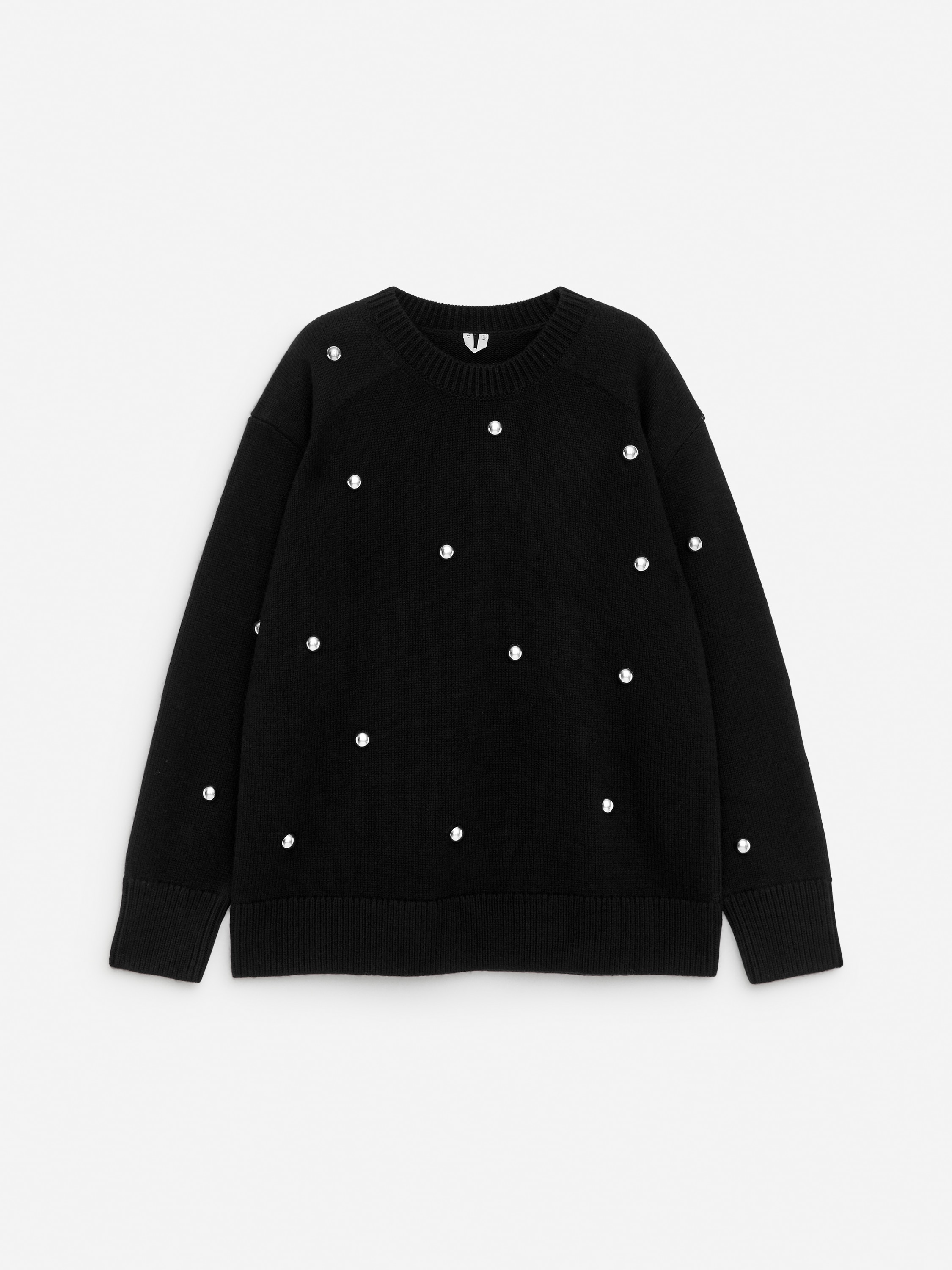 Villapusero niiteillä - Musta