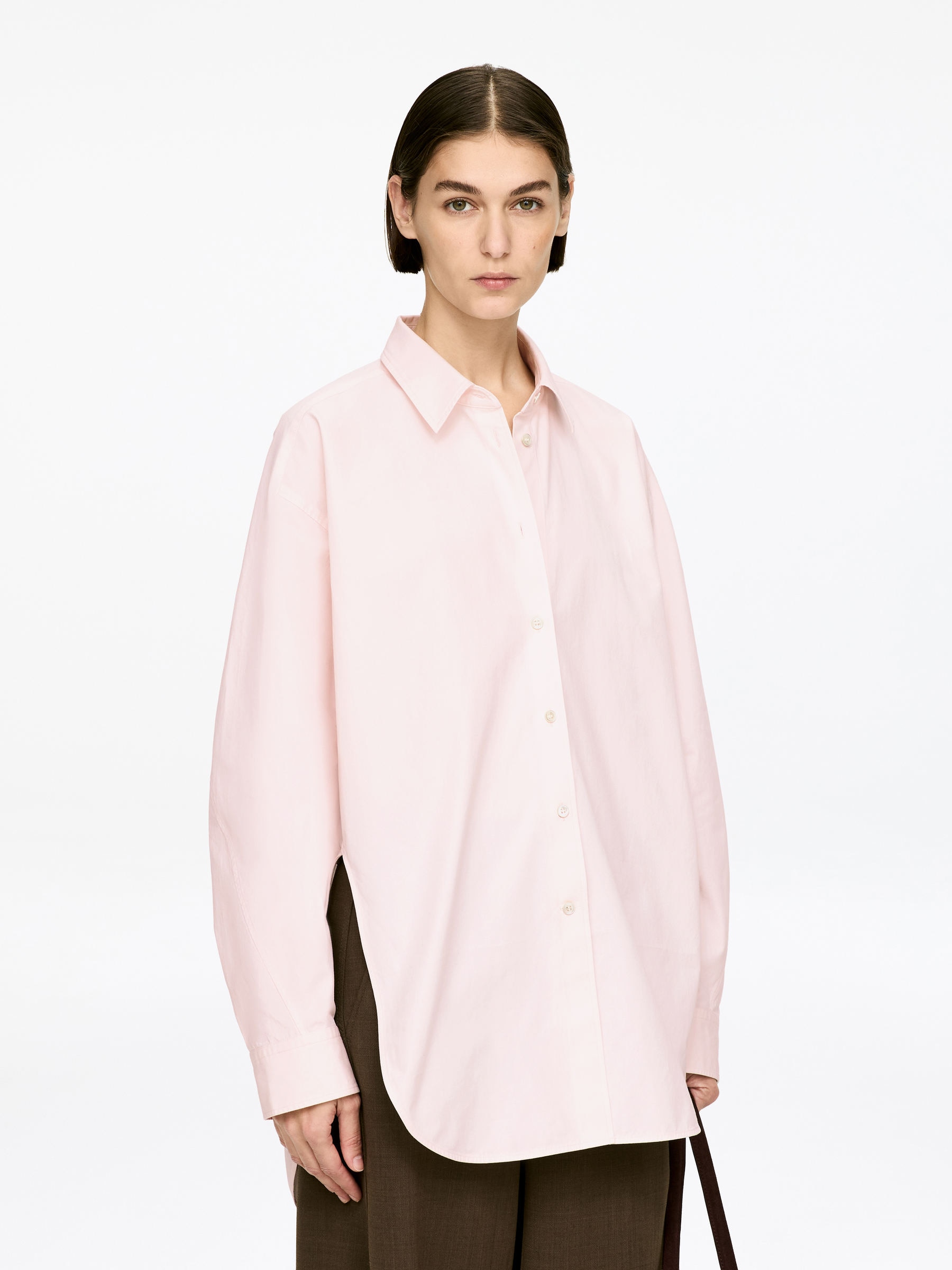 Curved Slit Shirt - Light Pink - Loose fit - Women - StillMedia/Lookbook - 3