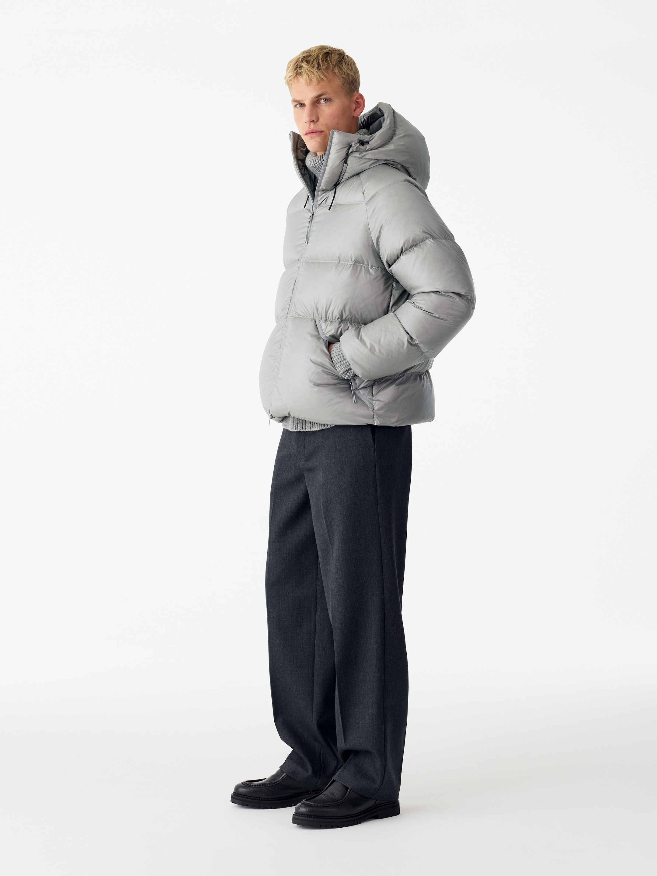 ARKET ACTIVE Hooded Re:Down Puffer - Light Grey - Regular fit - men - StillMedia/Lookbook - 4