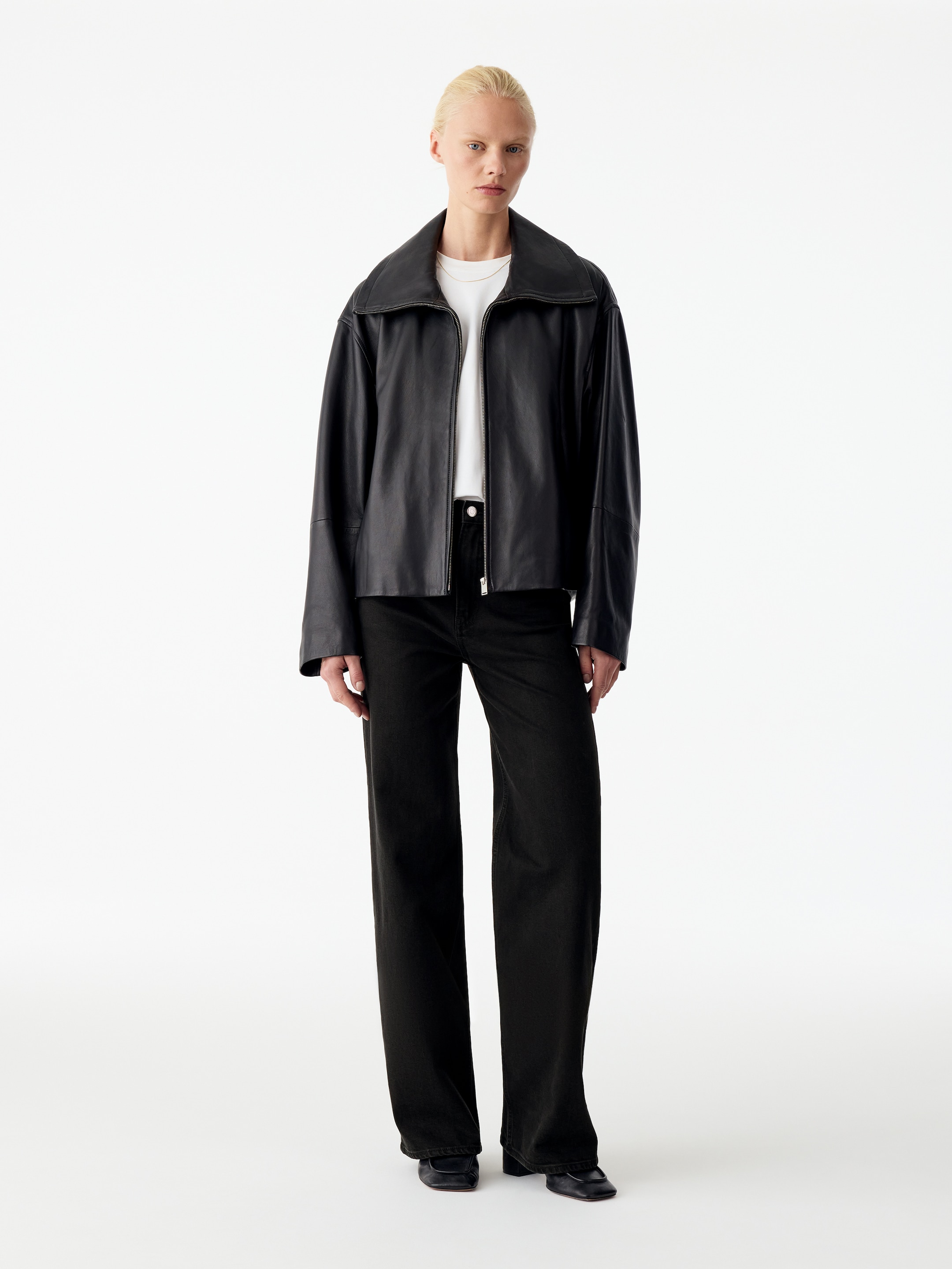 LUPINE Flared Jeans - Schwarz - Regular Fit - women - StillMedia/Lookbook - 10