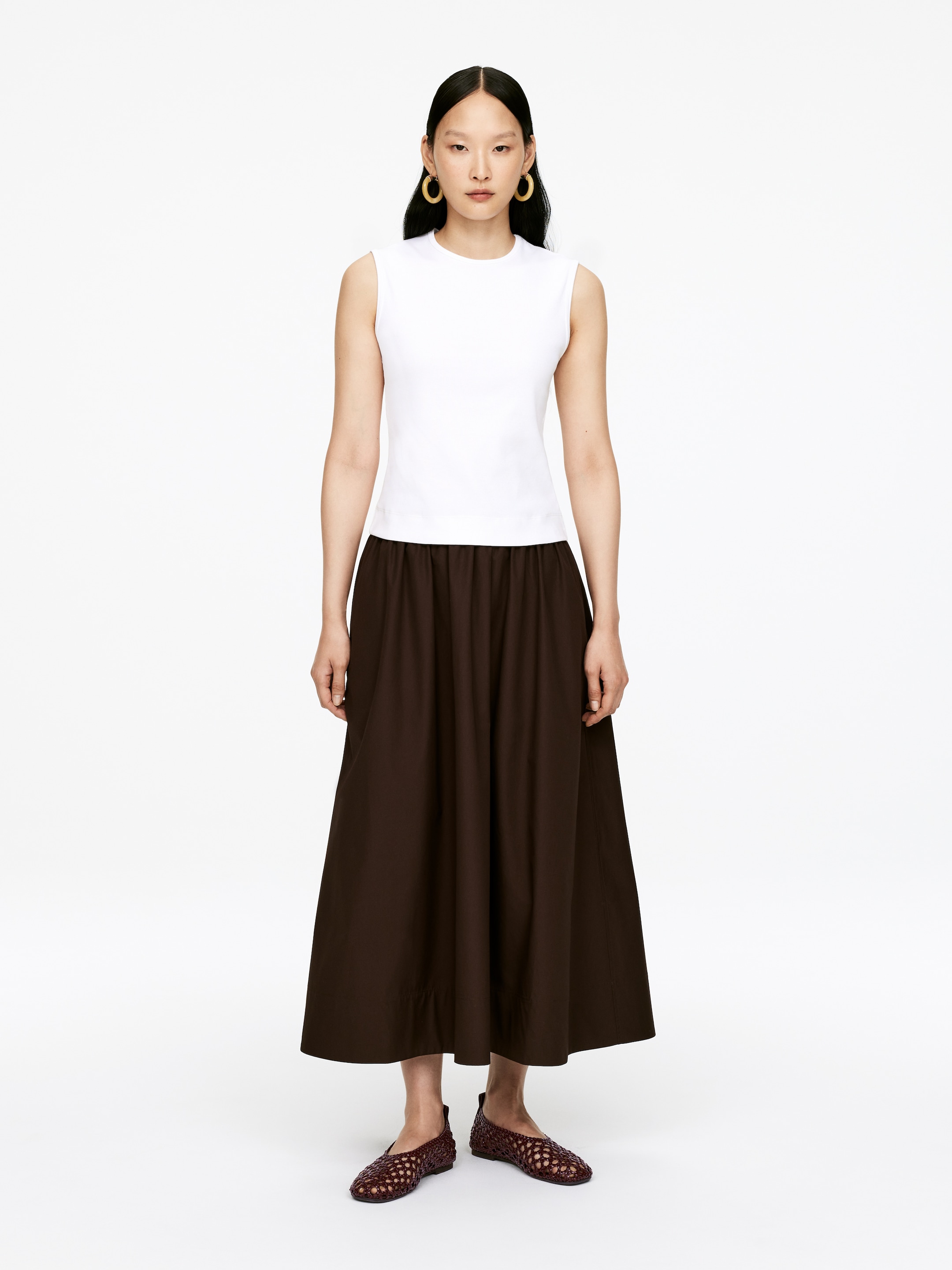 Näytä suurempi kuva: Kudotut kiiltonahkakengät - Tummanpunainen - NAISET | H&M FI 2
