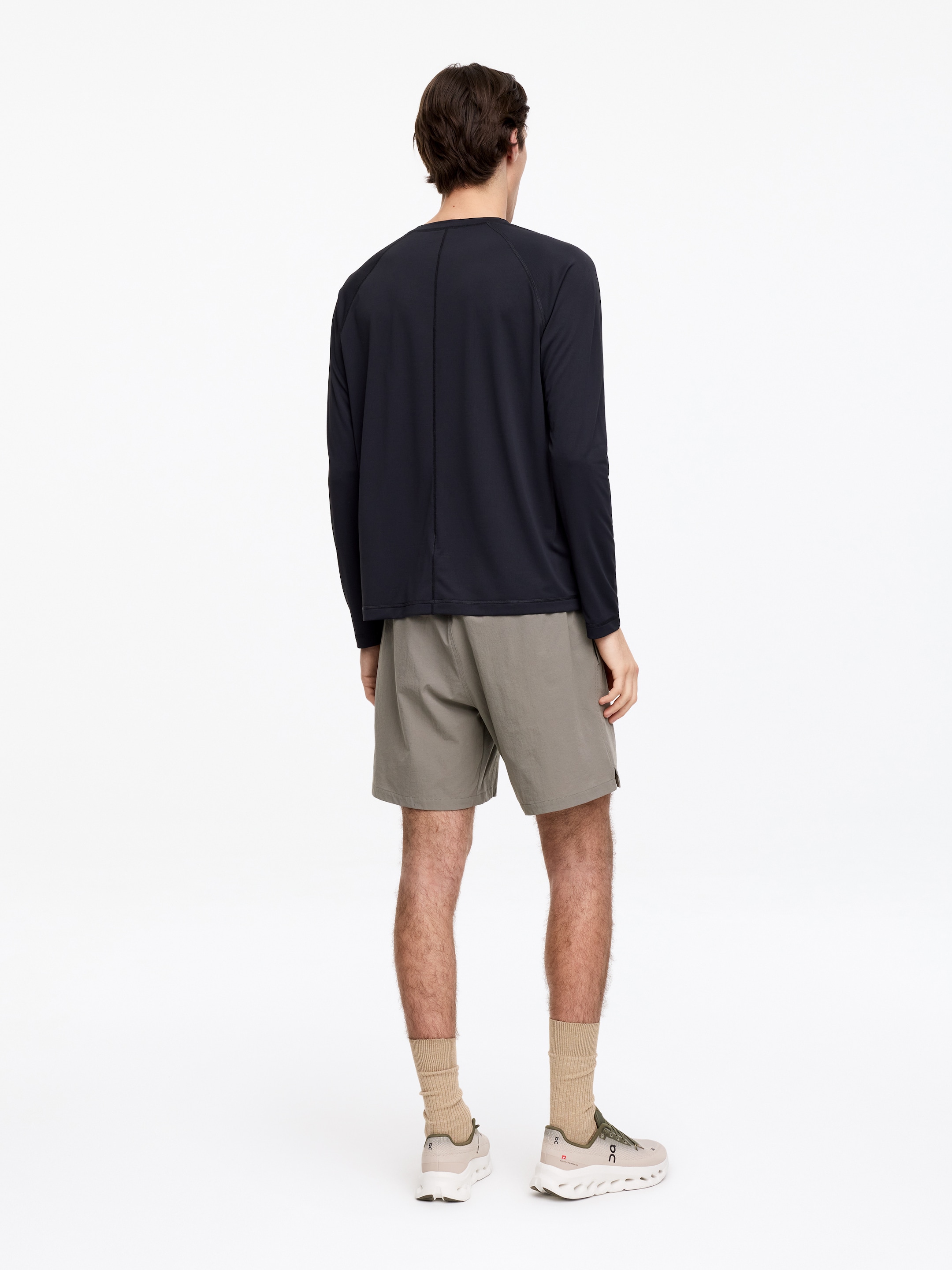 Pantalones cortos deportivos ARKET ACTIVE - Gris - Corte estándar - Men - StillMedia/Lookbook - 3