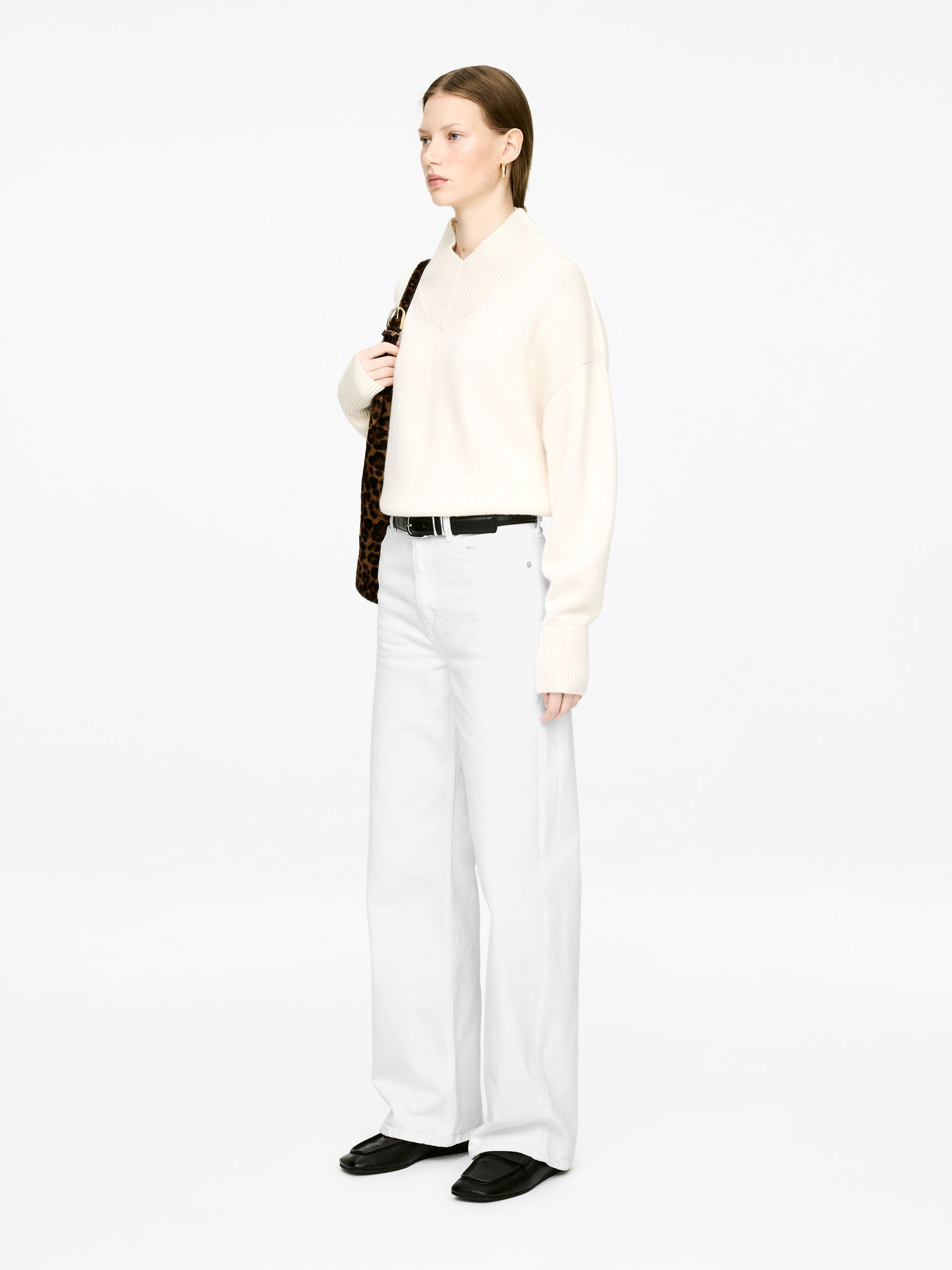 LUPINE Flared Jeans - White - Slim fit - Women - StillMedia/Lookbook - 10