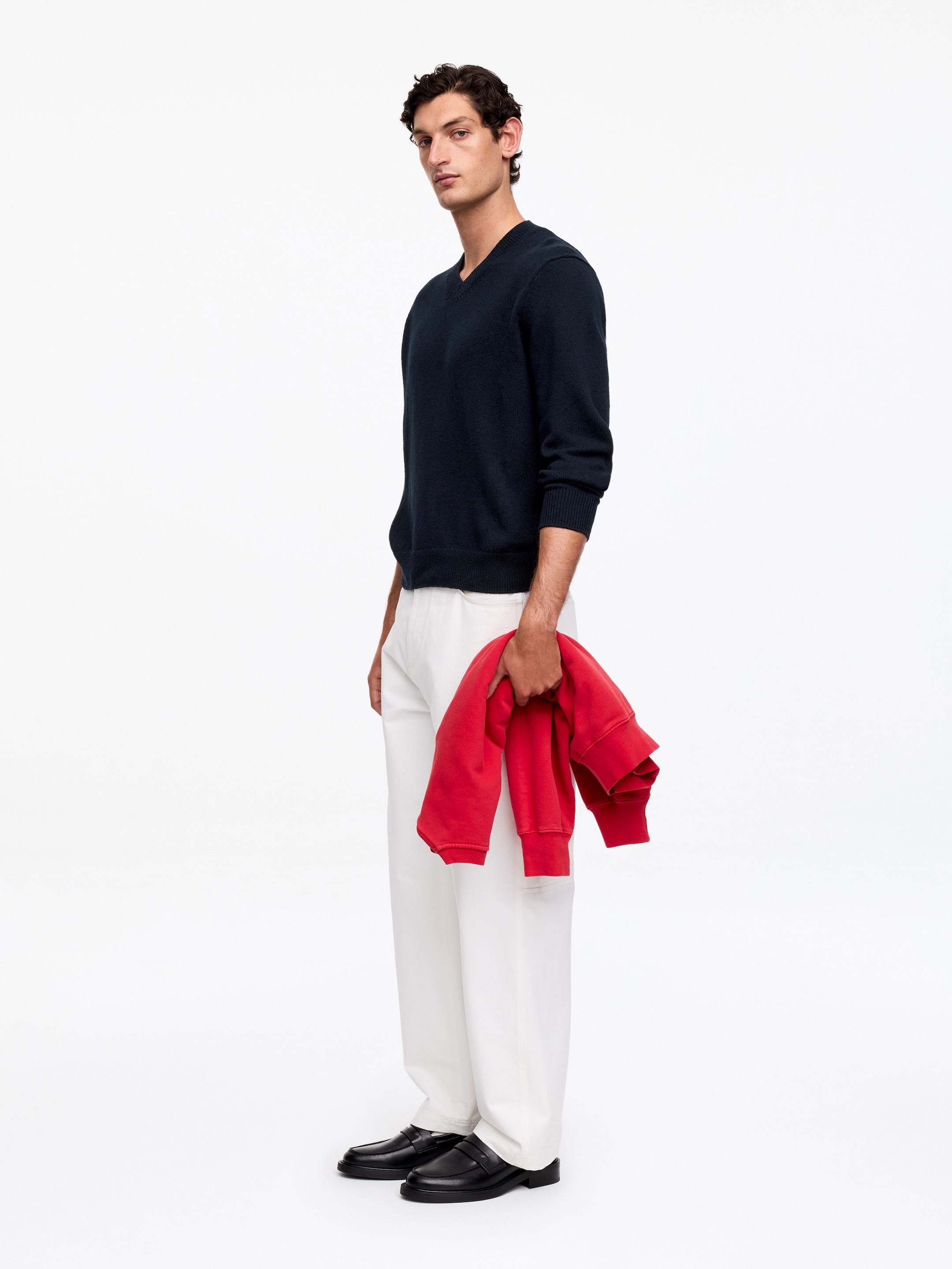 Pull à col en V en lin et coton - Bleu foncé - Regular fit - Homme - StillMedia/Lookbook - 3