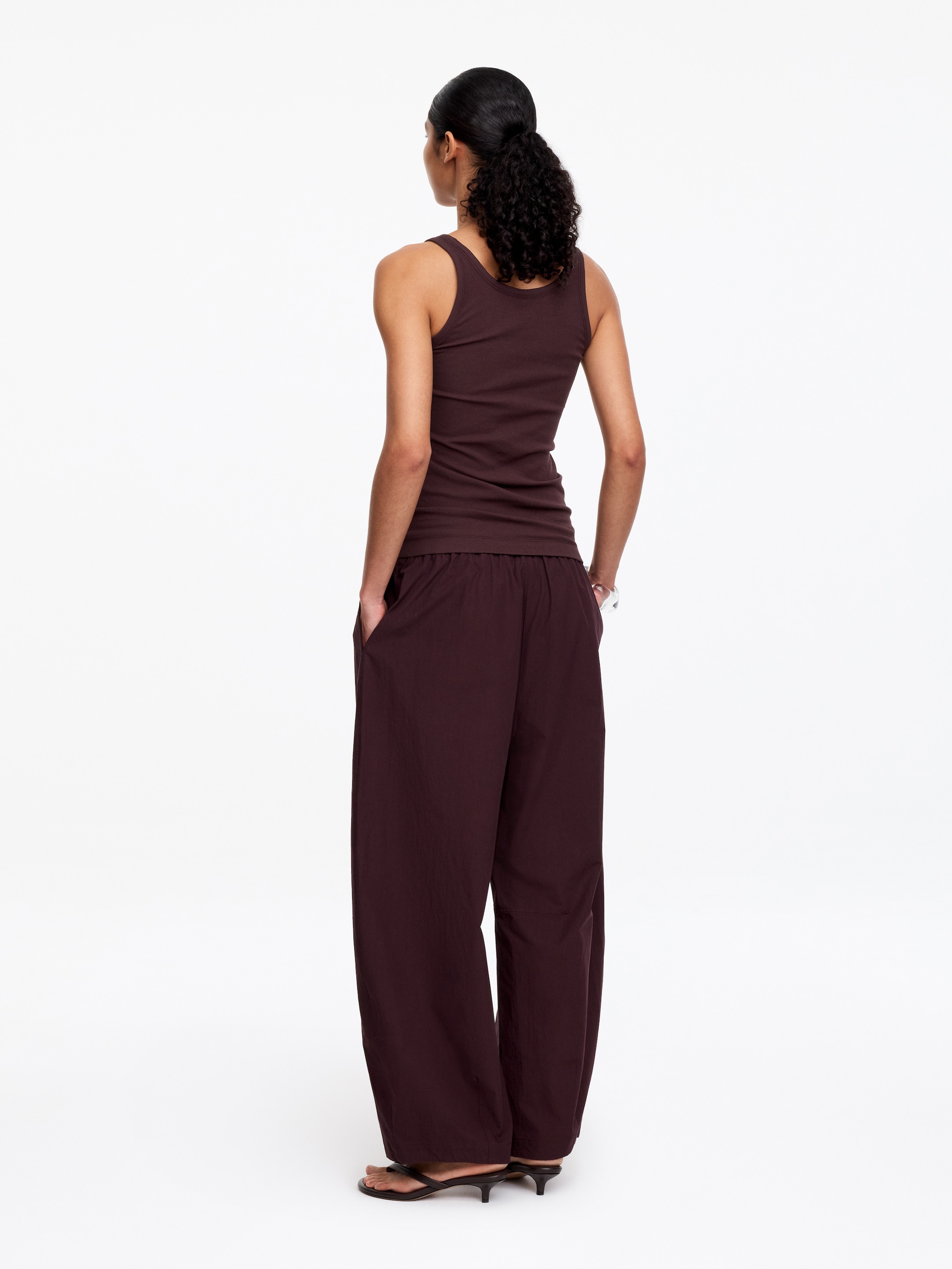 Scoop-Neck Tank Top - Brown - Regular fit - Women - StillMedia/Lookbook - 4