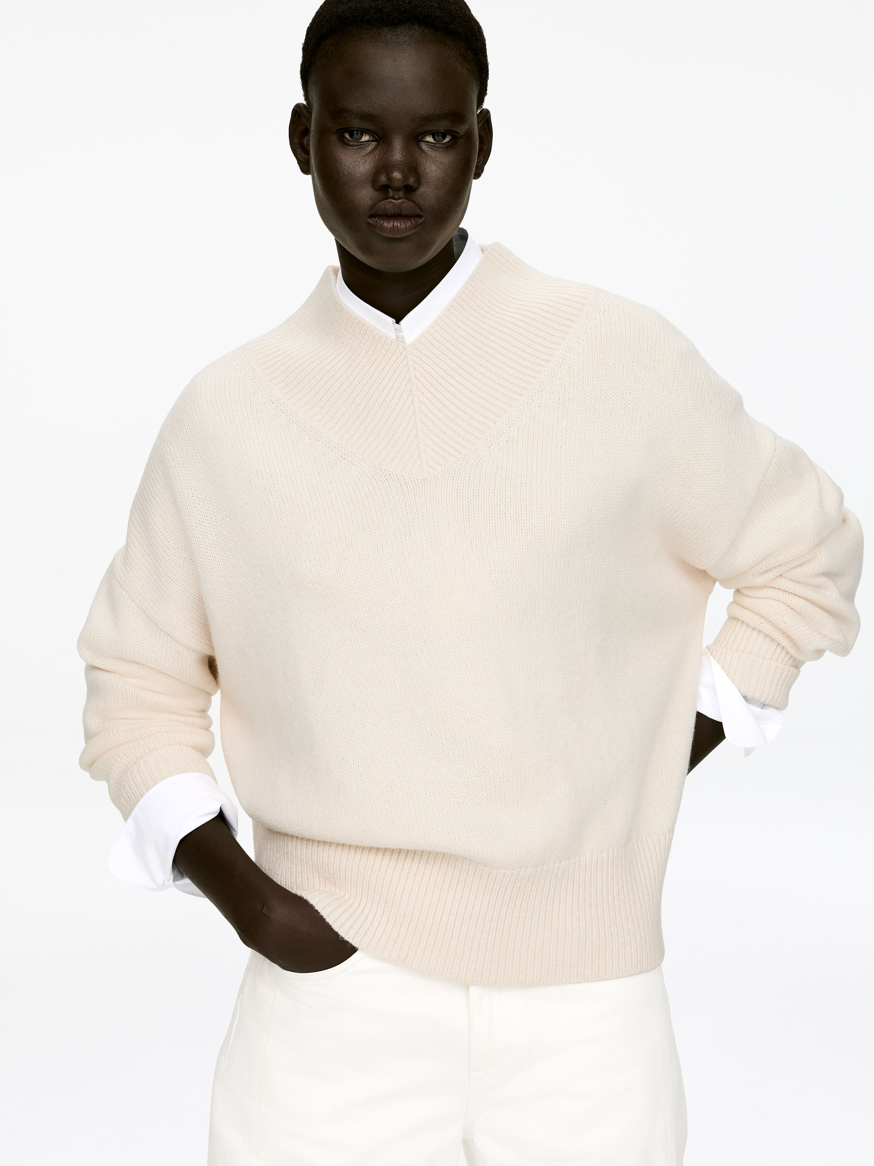 Pull en laine à col V - Blanc - Relaxed fit - Femme - StillMedia/Lookbook - 5