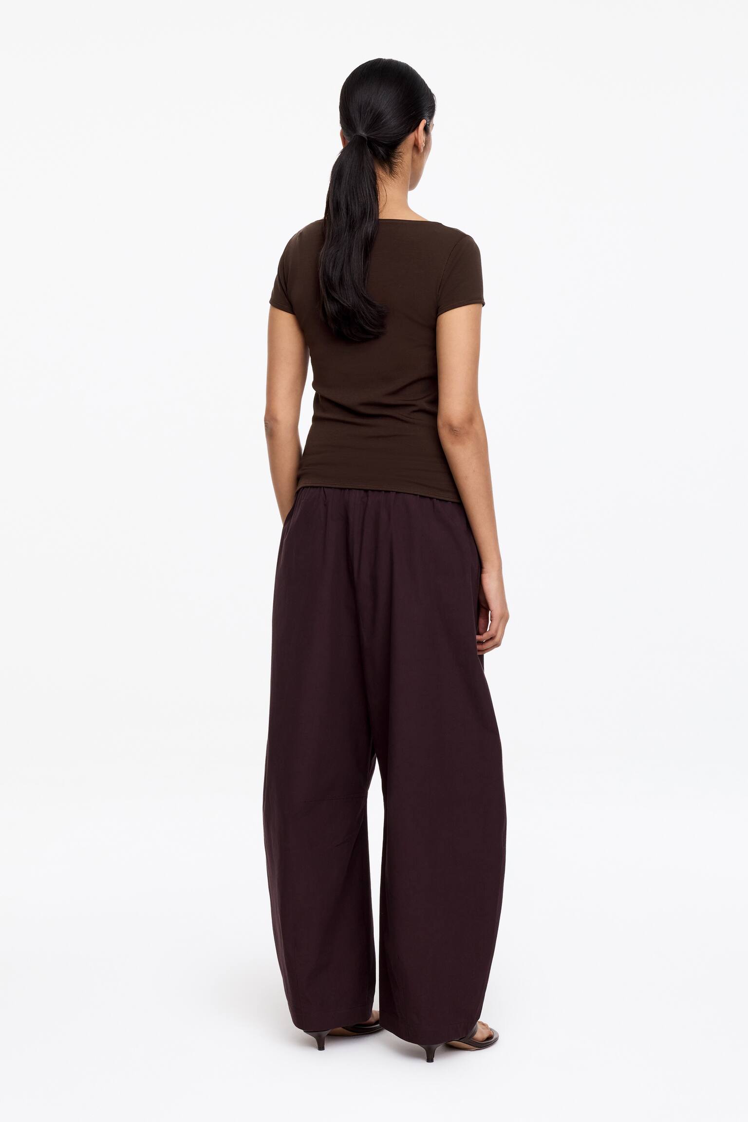 Båtringad t-shirt - Mörkbrun/Off-white/Svart - 5