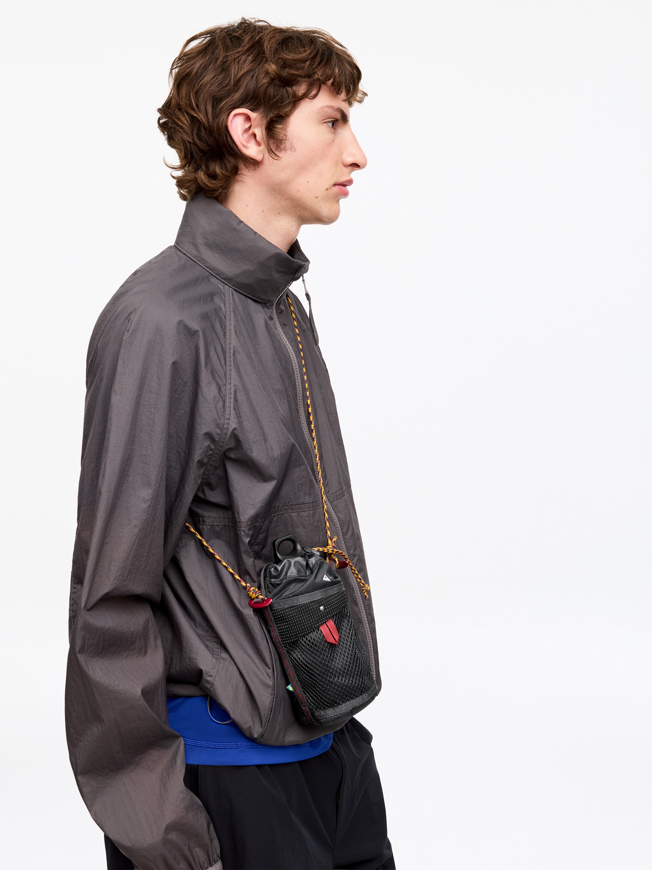Klättermusen Algir Bottle Sling - Svart - Men - StillMedia/Lookbook - 5