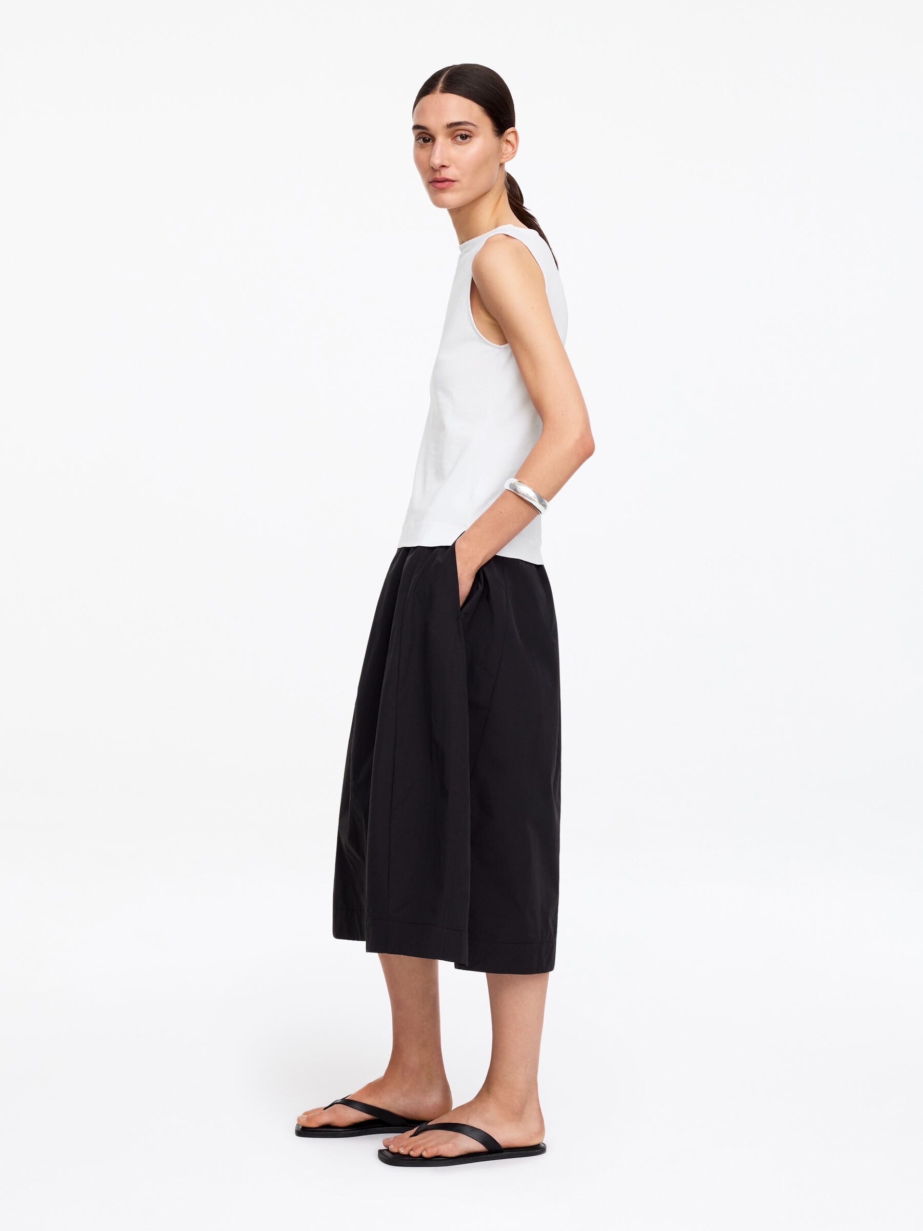 Boat Neck Tank Top - White - Slim fit - Women - StillMedia/Lookbook - 4