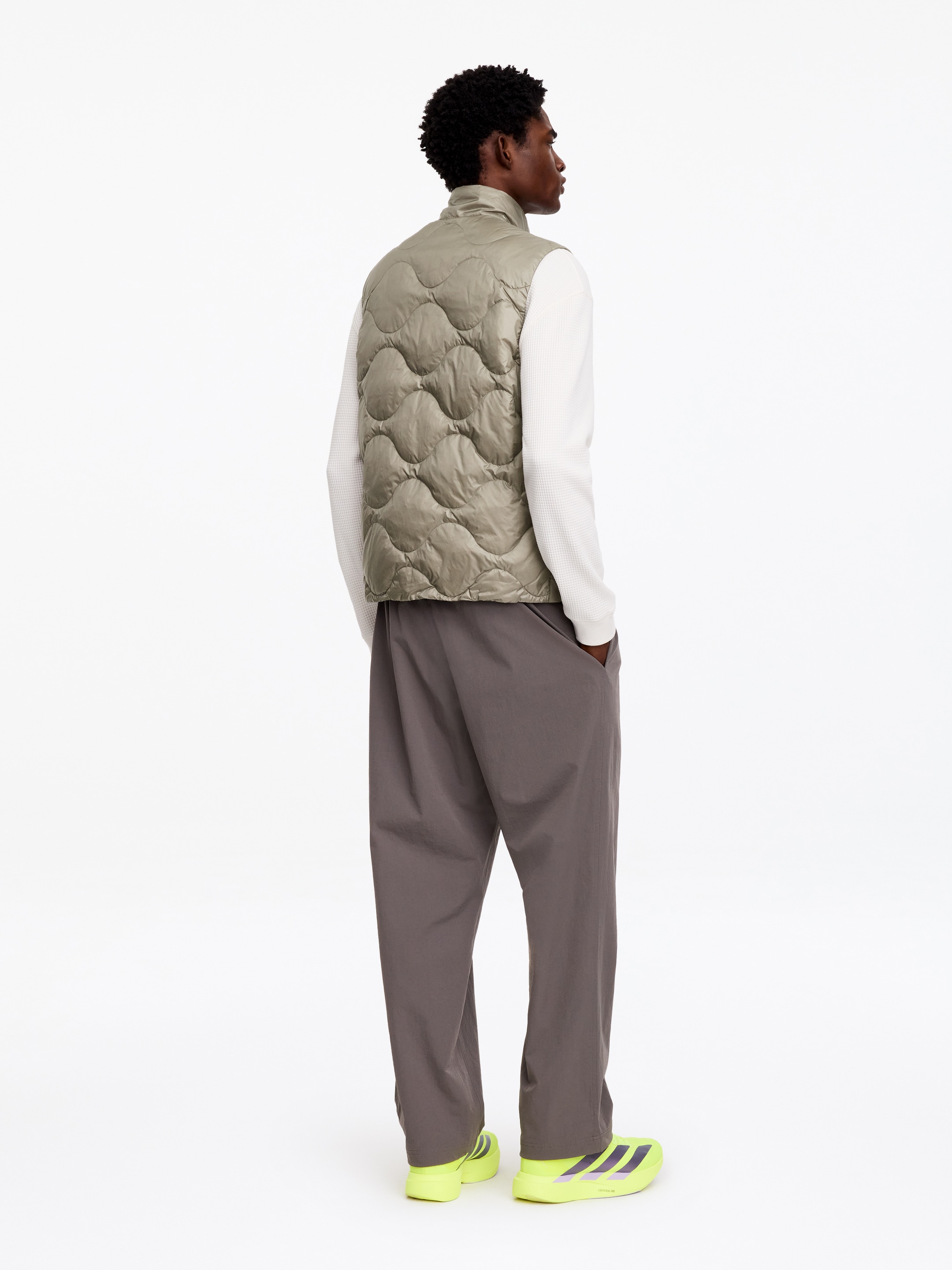 Ultralight Down Vest - Beige - Regular fit - men - StillMedia/Lookbook - 6
