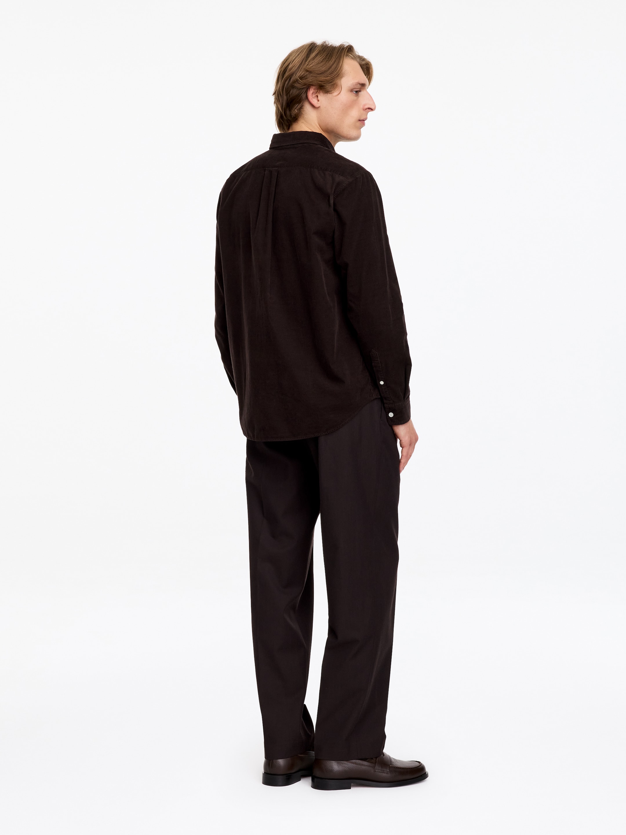 Camicia in cotone a coste sottili - Marrone scuro - Regular fit - men - StillMedia/Lookbook - 3