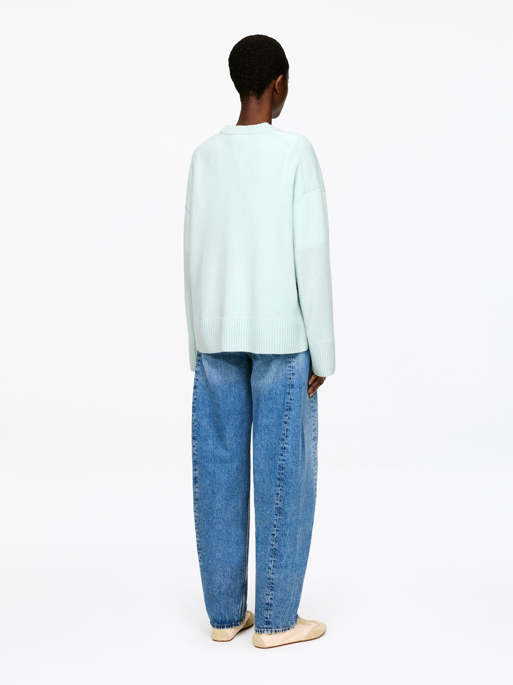 Oversized Pure Cashmere Jumper​ - Light Turquoise - Relaxed fit - Women - StillMedia/Lookbook - 5