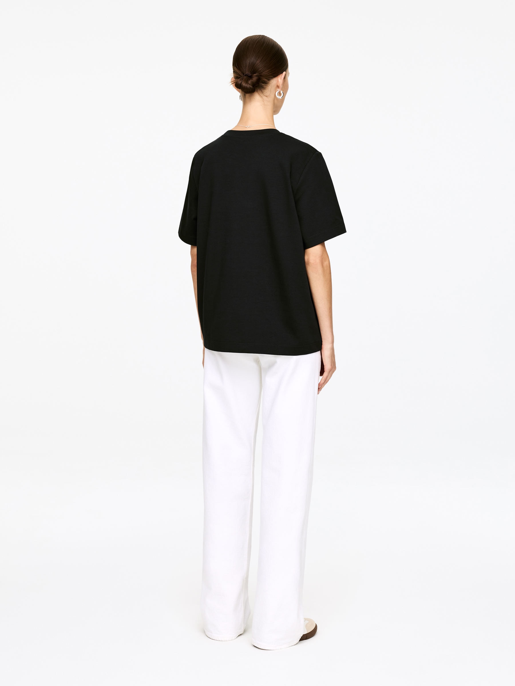 PEARL Heavyweight T-Shirt - Black - Regular fit - Women - StillMedia/Lookbook - 33