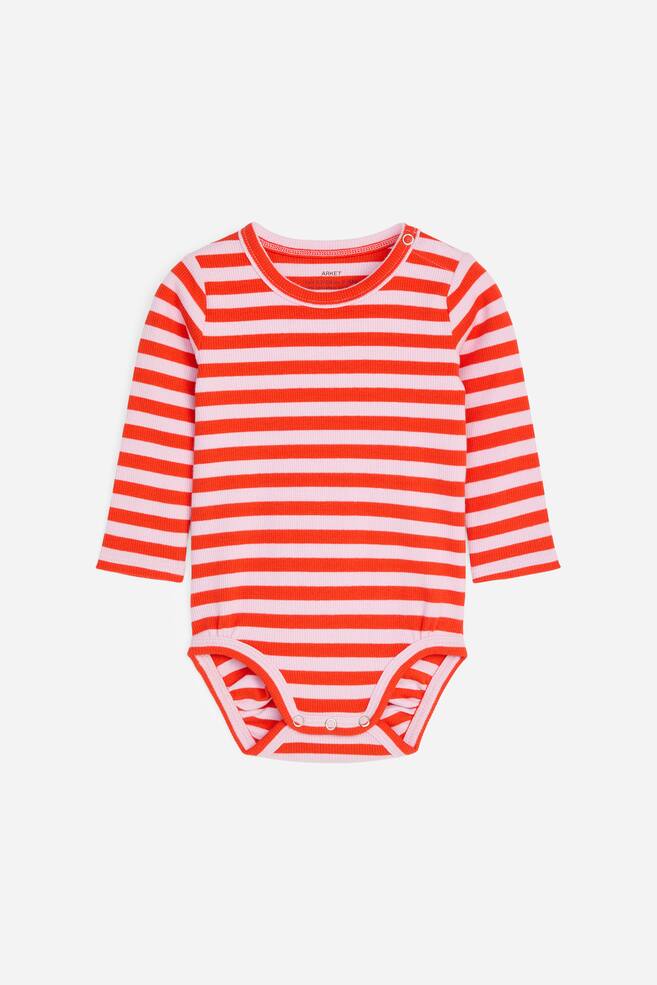 Gerippter Langarmbody - Rosa/Rot/Rostrot/Punkte in Blau/Hellblau/Dunkelgrün/Beige/Schwarz/Rosa/Orange/Hellblau/Grün - 1