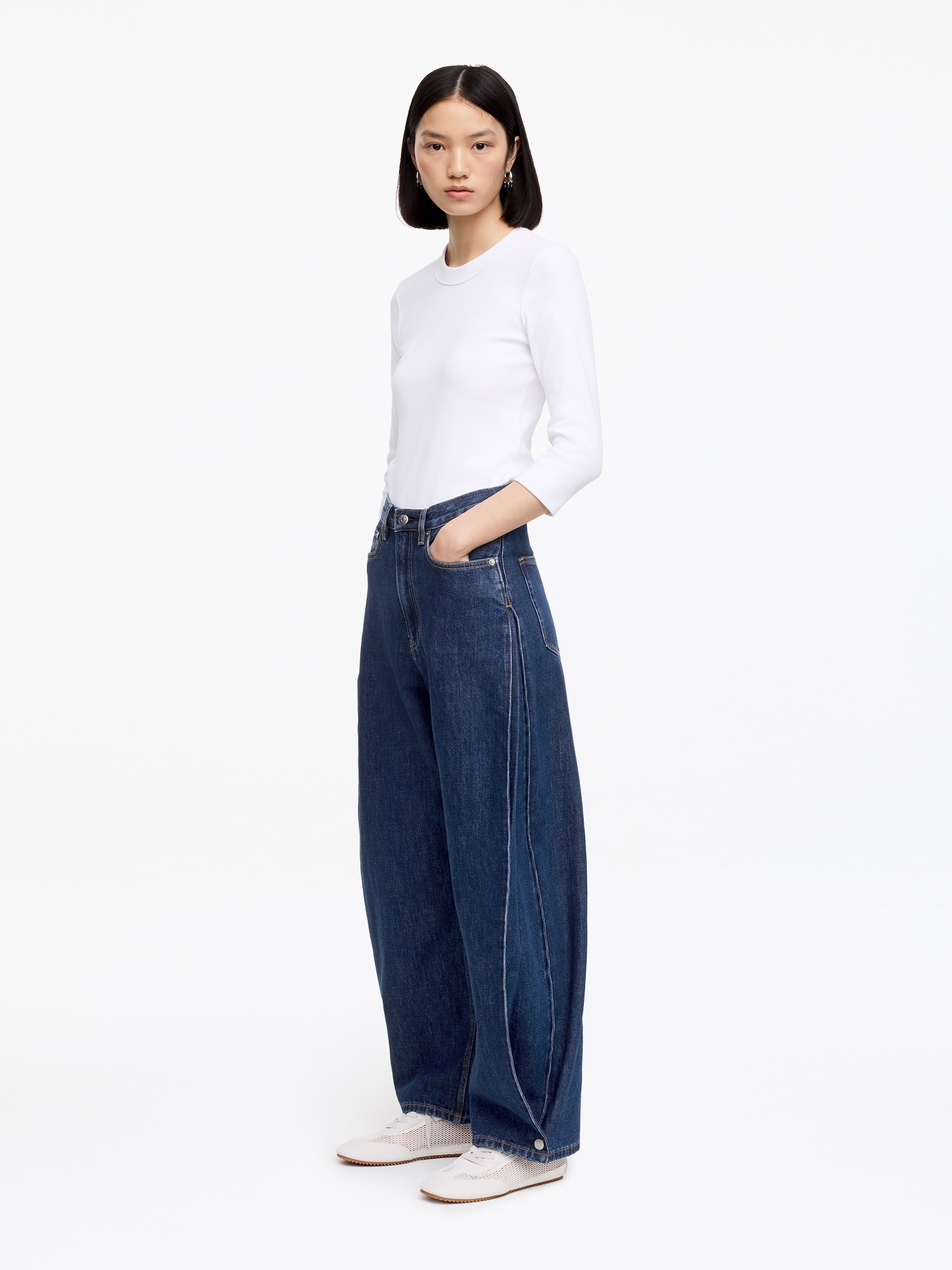 Jeans con gamba dal taglio curvo - Blu scuro - Regular fit - Women - StillMedia/Lookbook - 3