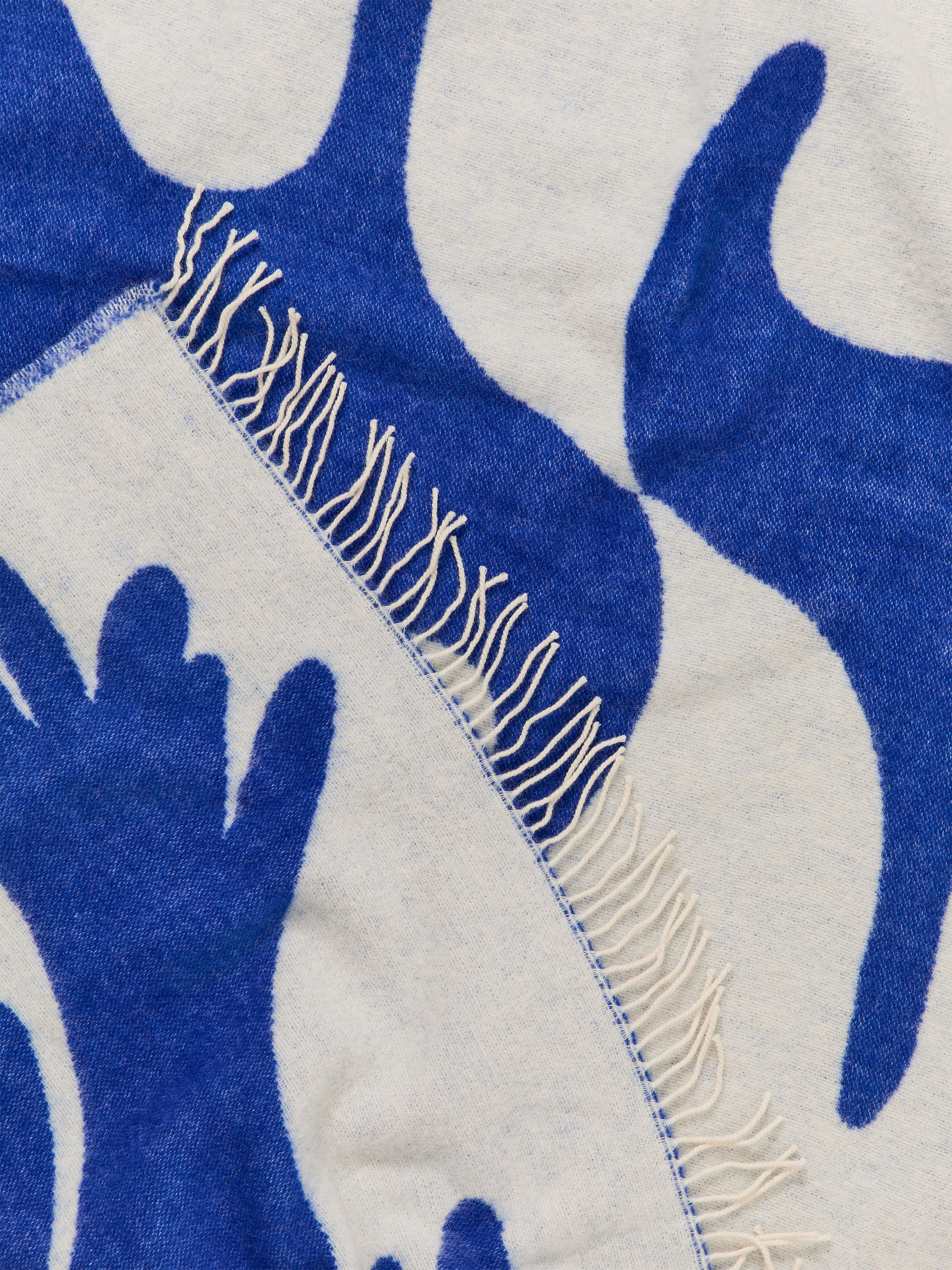 Klippan Wool Blanket - Blue/White - Homeware - StillMedia/DescriptiveStillLife - 2