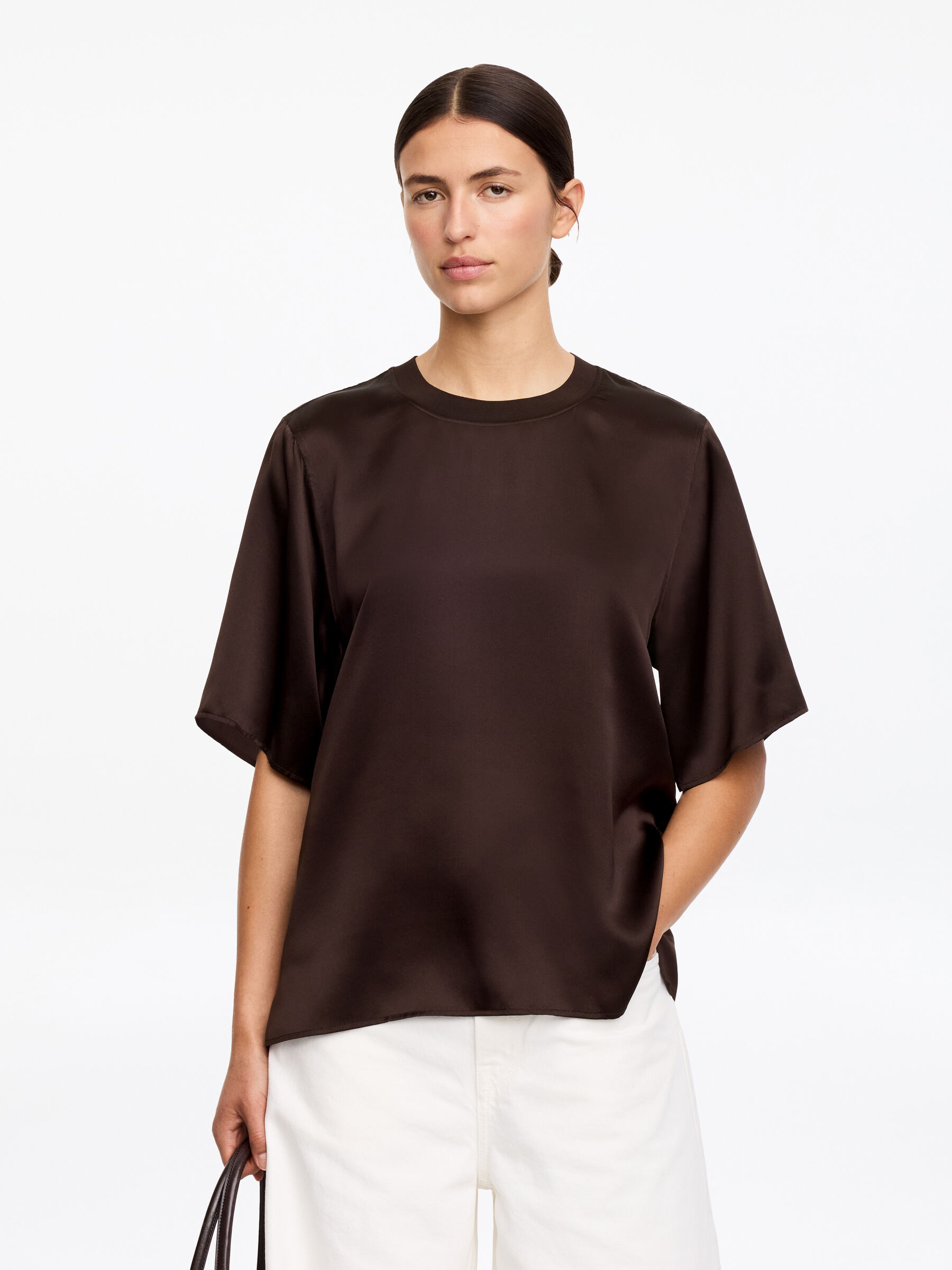 T-Shirt aus Seidensatin-#3F3838-19464