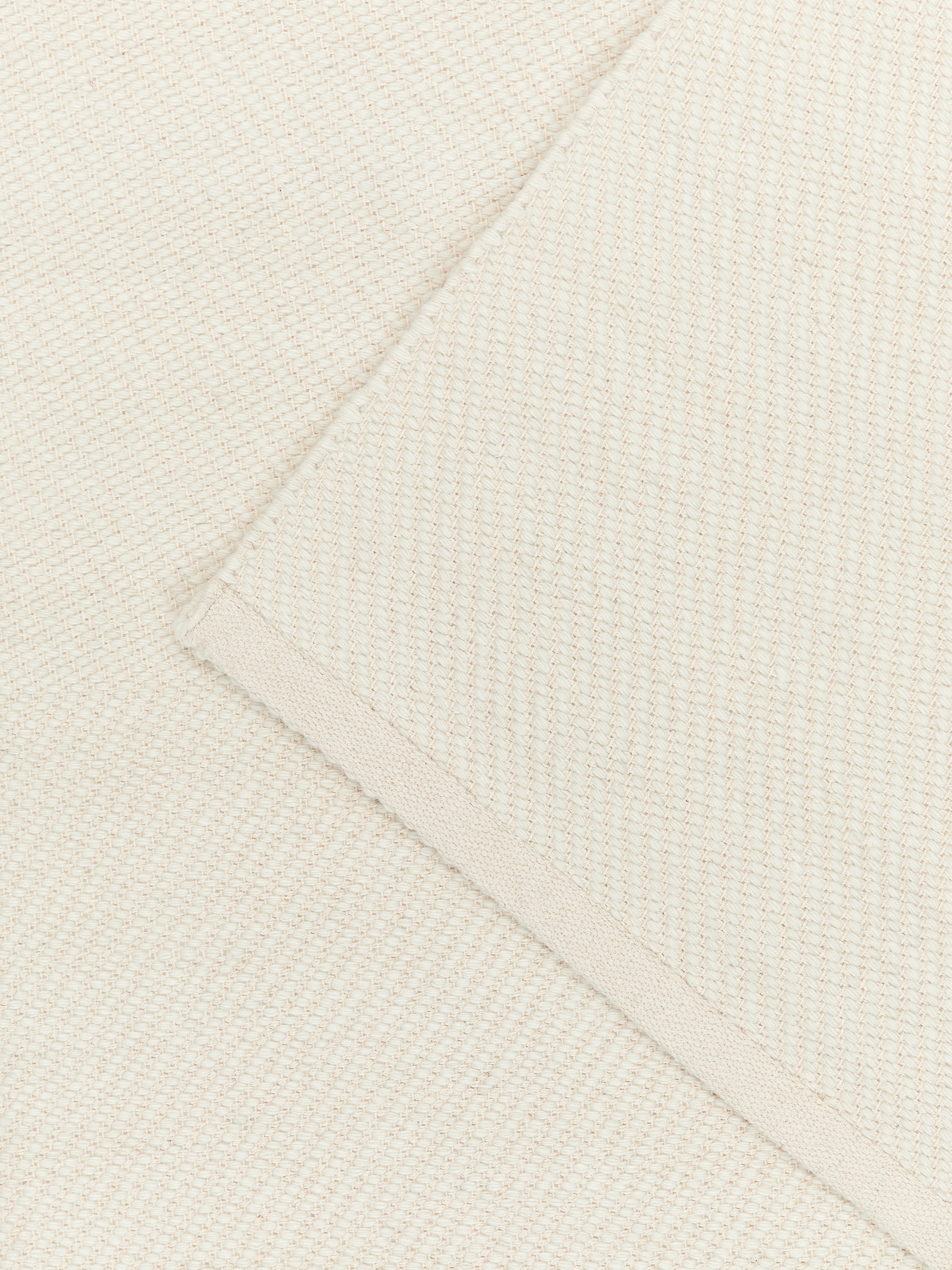 View larger image: Wool Blend Rug 200 x 300 cm - Off-White - Home All | H&M GB 2