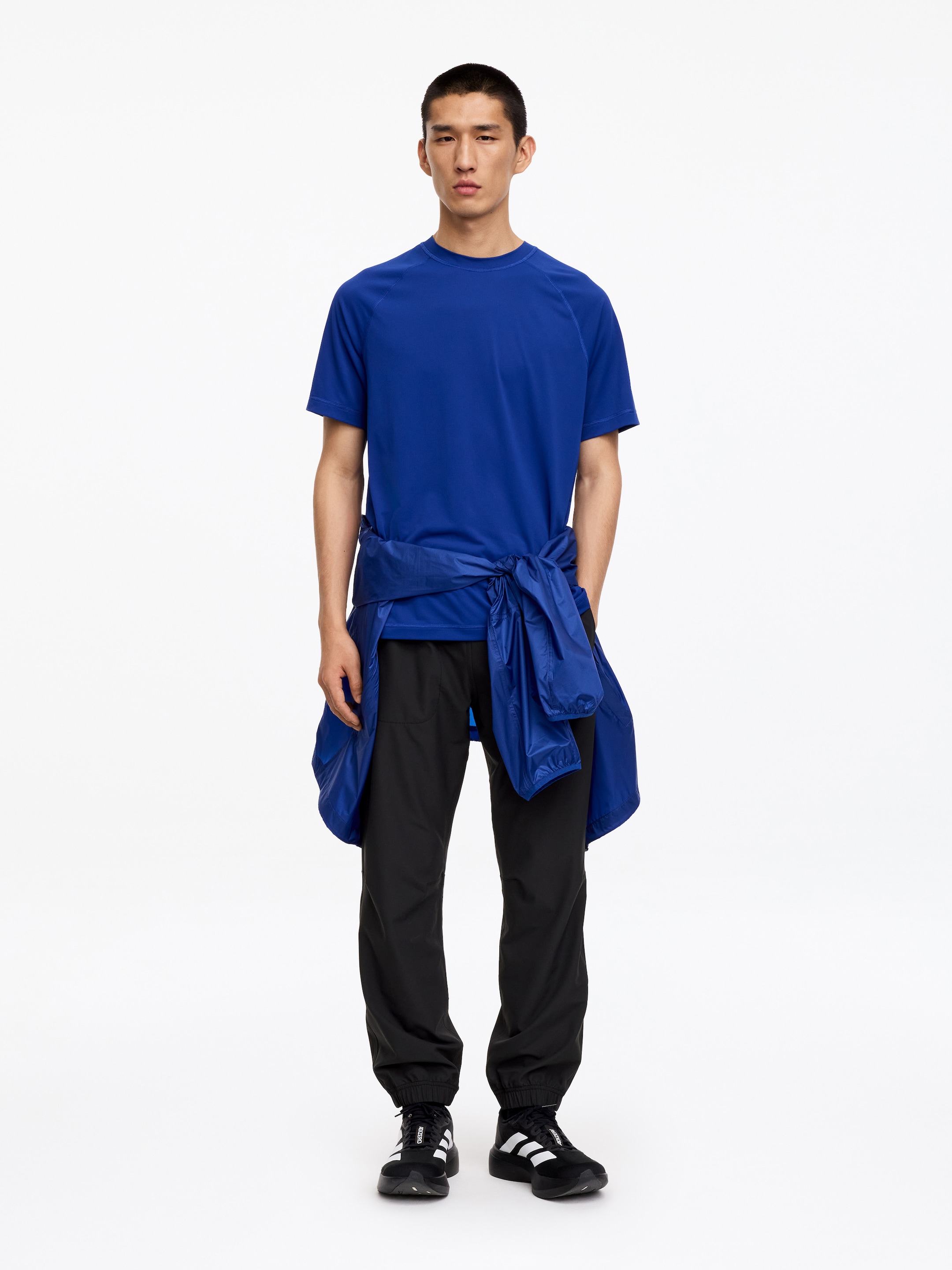 ARKET ACTIVE Tech Trousers - Black - Relaxed fit - Men - StillMedia/Lookbook - 7