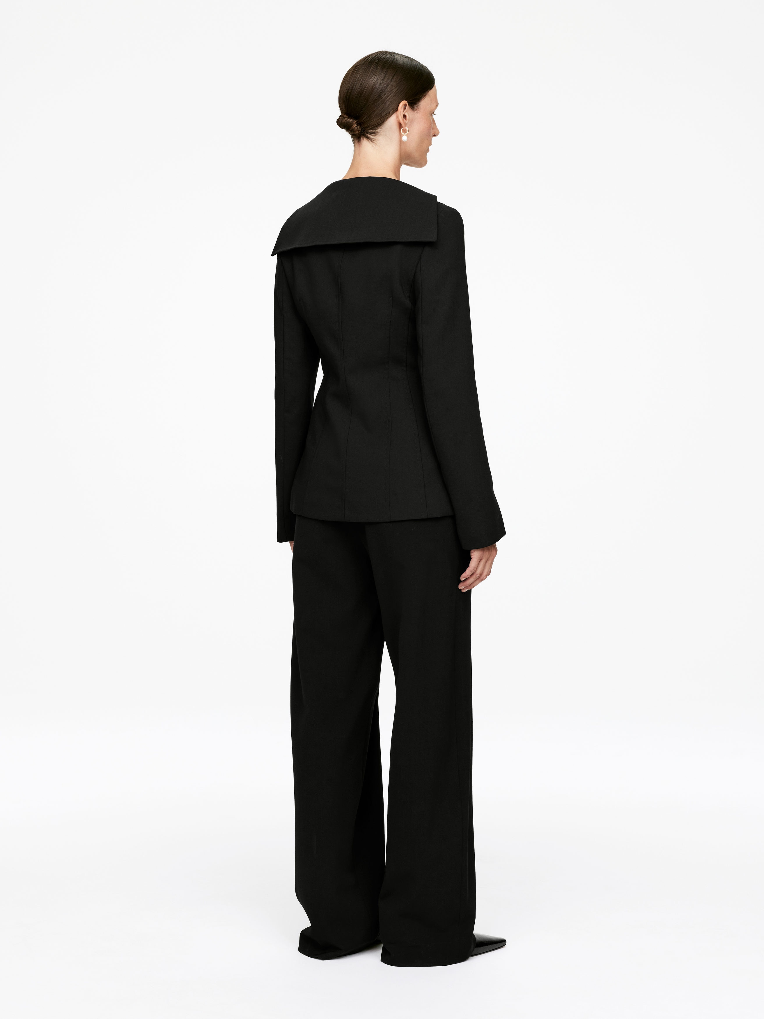 Off-Shoulder Blazer - Black - Slim fit - Women - StillMedia/Lookbook - 1