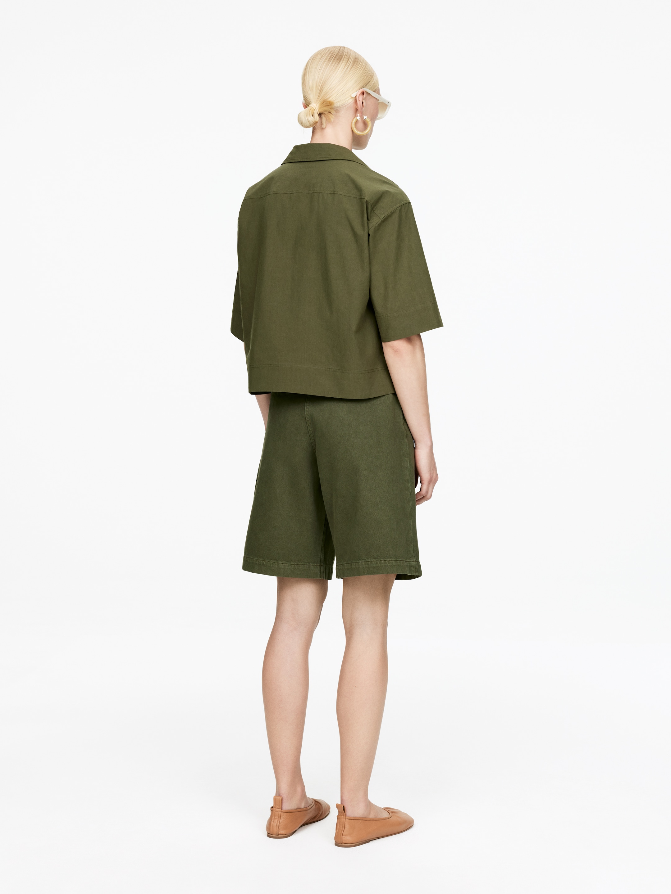 Visualizza immagine più grande: Shorts con pieghe - Verde kaki - DONNA | H&M IT 3