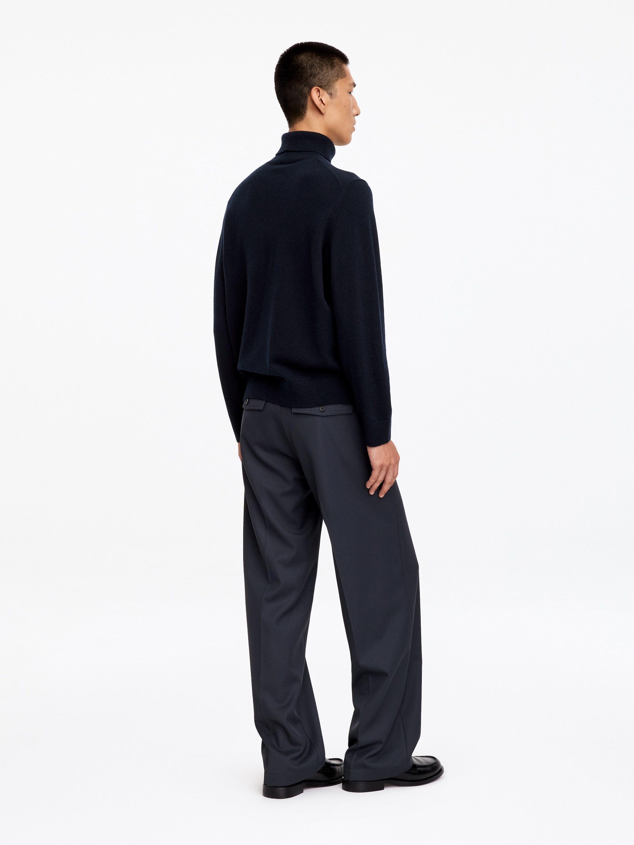 Cashmere Roll-Neck Jumper - Navy - Regular fit - men - StillMedia/Lookbook - 5