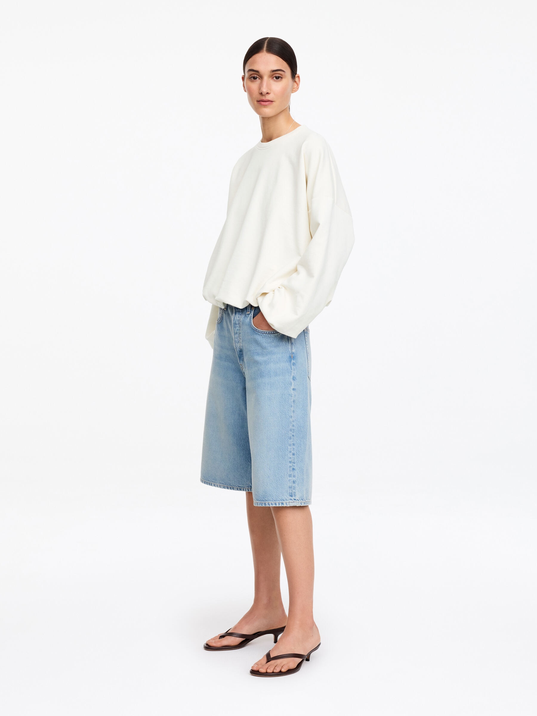 Balloon Sweatshirt - Off White - Regular fit - Women - StillMedia/Lookbook - 2