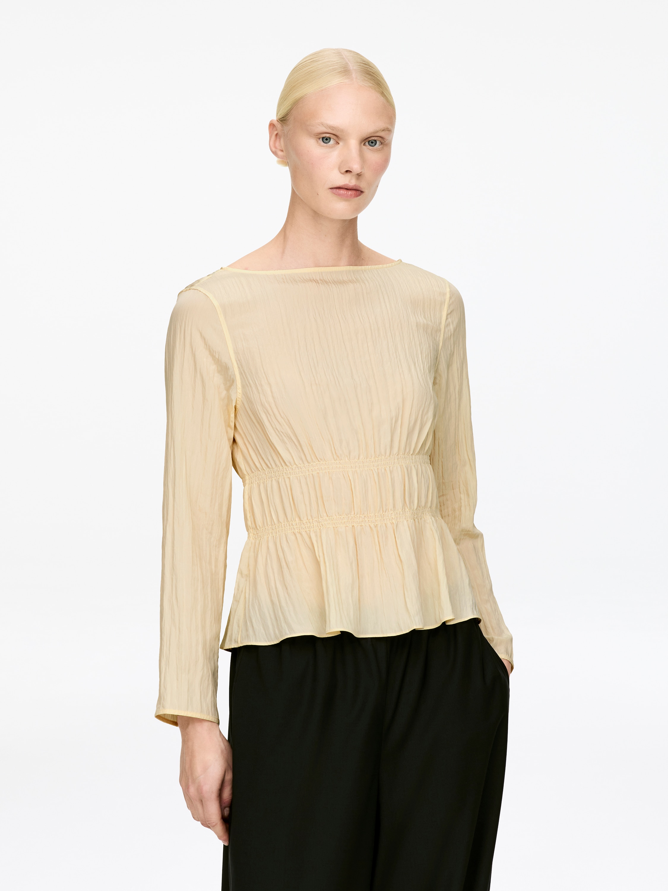 Τοπ με Σούρες - Ανοιχτό Μπεζ/Μαύρο