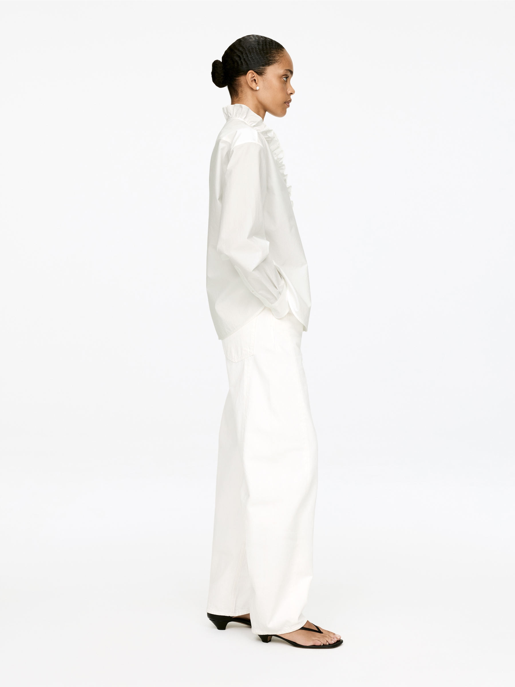 Frill Blouse - Off White - Regular fit - Women - StillMedia/Lookbook - 6