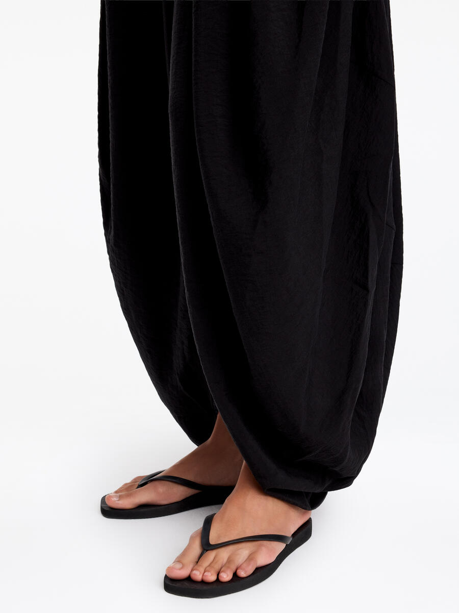 ARKET Women's  Sleepers Tapered Flip Flops Black,  size 41