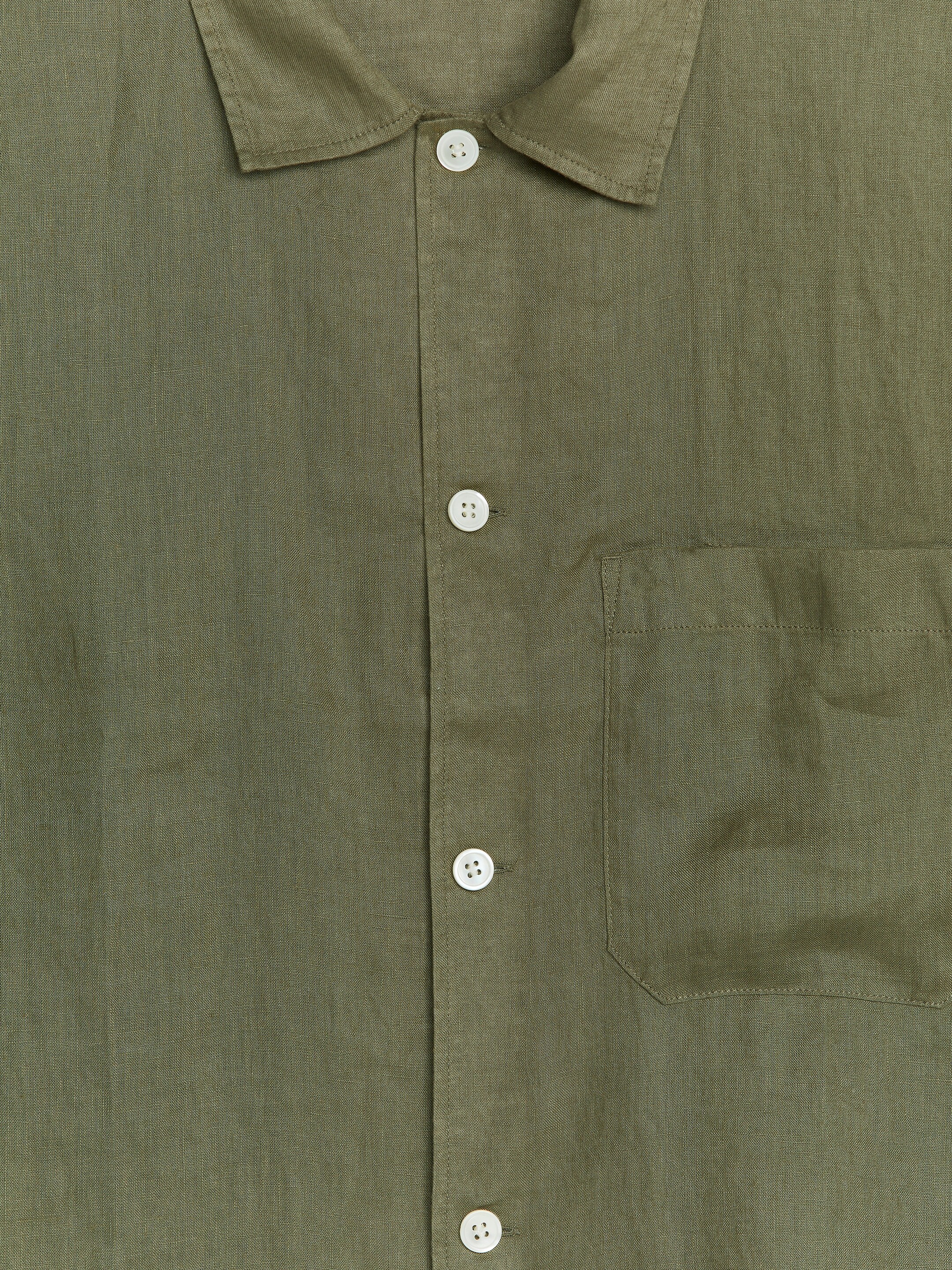 Visa större bild: Kortärmad skjorta - Mörk khakigrön - HERR | H&M FI 2