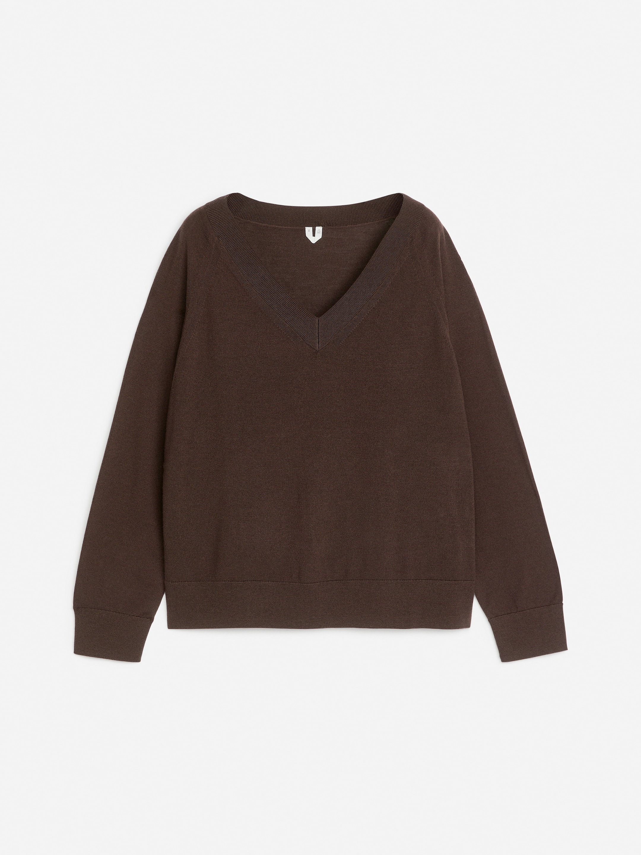 V-Neck Merino Jumper - Dark Brown - Regular fit - Women - StillMedia/DescriptiveStillLife - 2