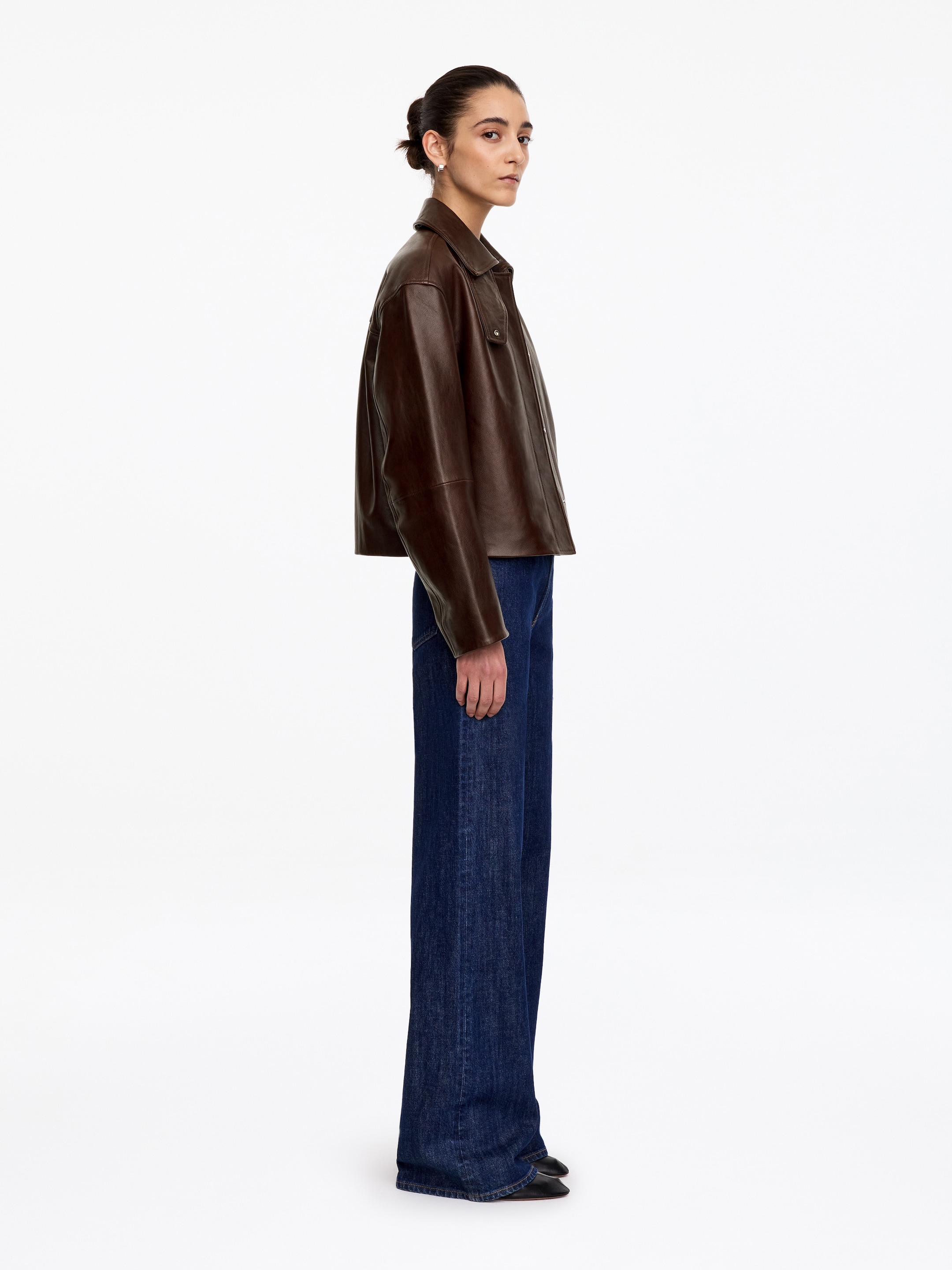 Krótka skórzana kurtka - Ciemnobrązowy - Fason normalny - women - StillMedia/Lookbook - 10