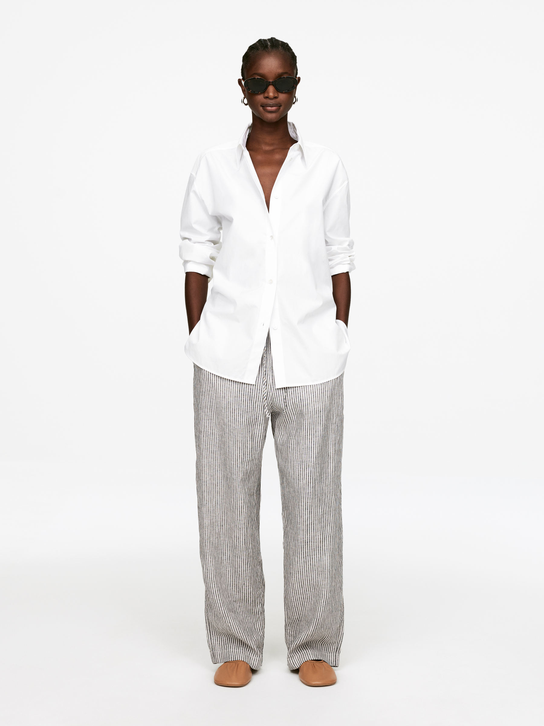 Linen Drawstring Trousers - Off White/Black - Loose fit - Women - StillMedia/Lookbook - 22