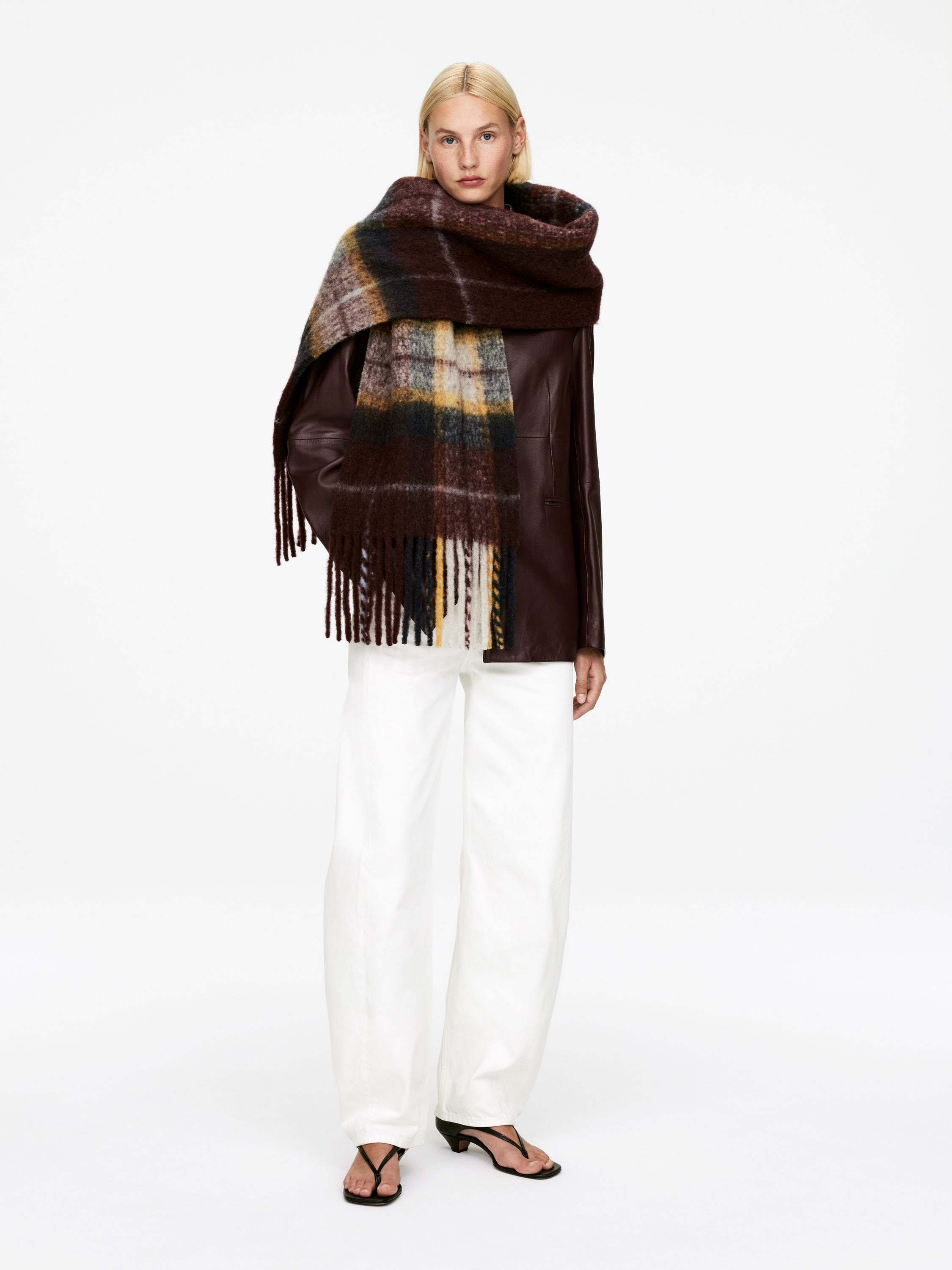 Wool Blend Scarf - Burgundy/Checkered - Women - StillMedia/Lookbook - 4