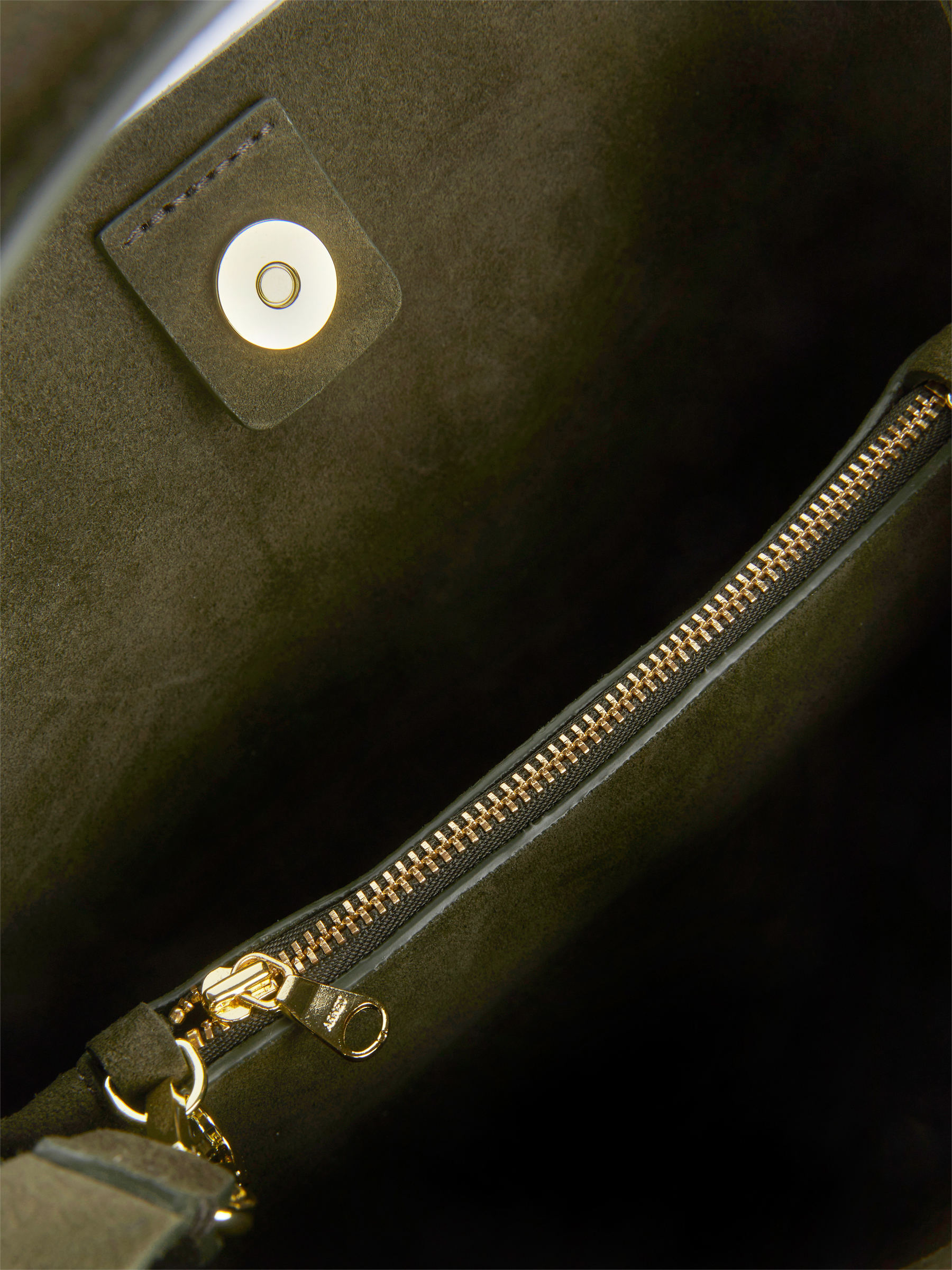 Axelremsväska i mocka - Khakigrön - Women - StillMedia/DescriptiveDetail - 2