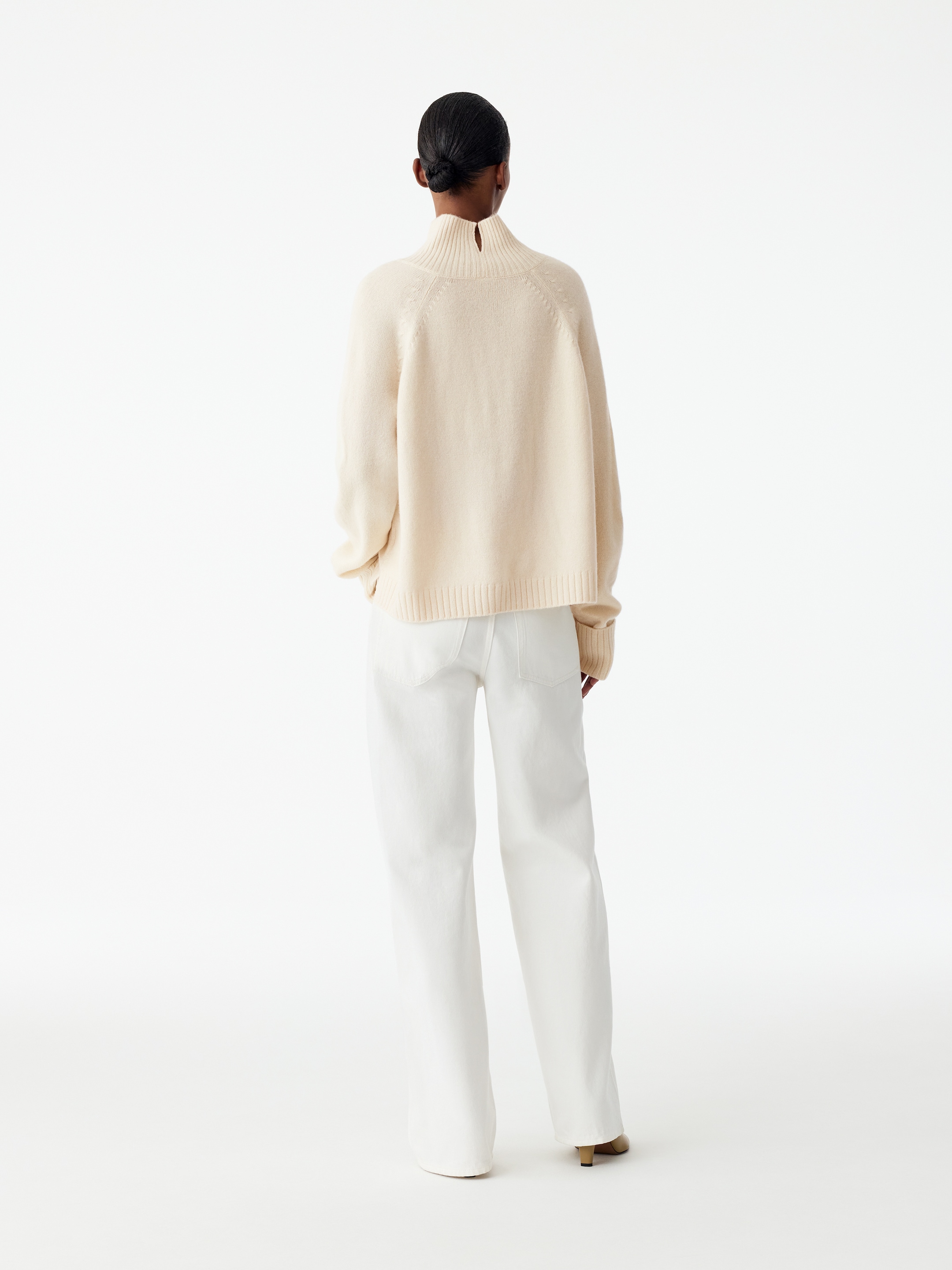 Roll-Neck Wool Jumper - Off White - Regular fit - women - StillMedia/Lookbook - 2