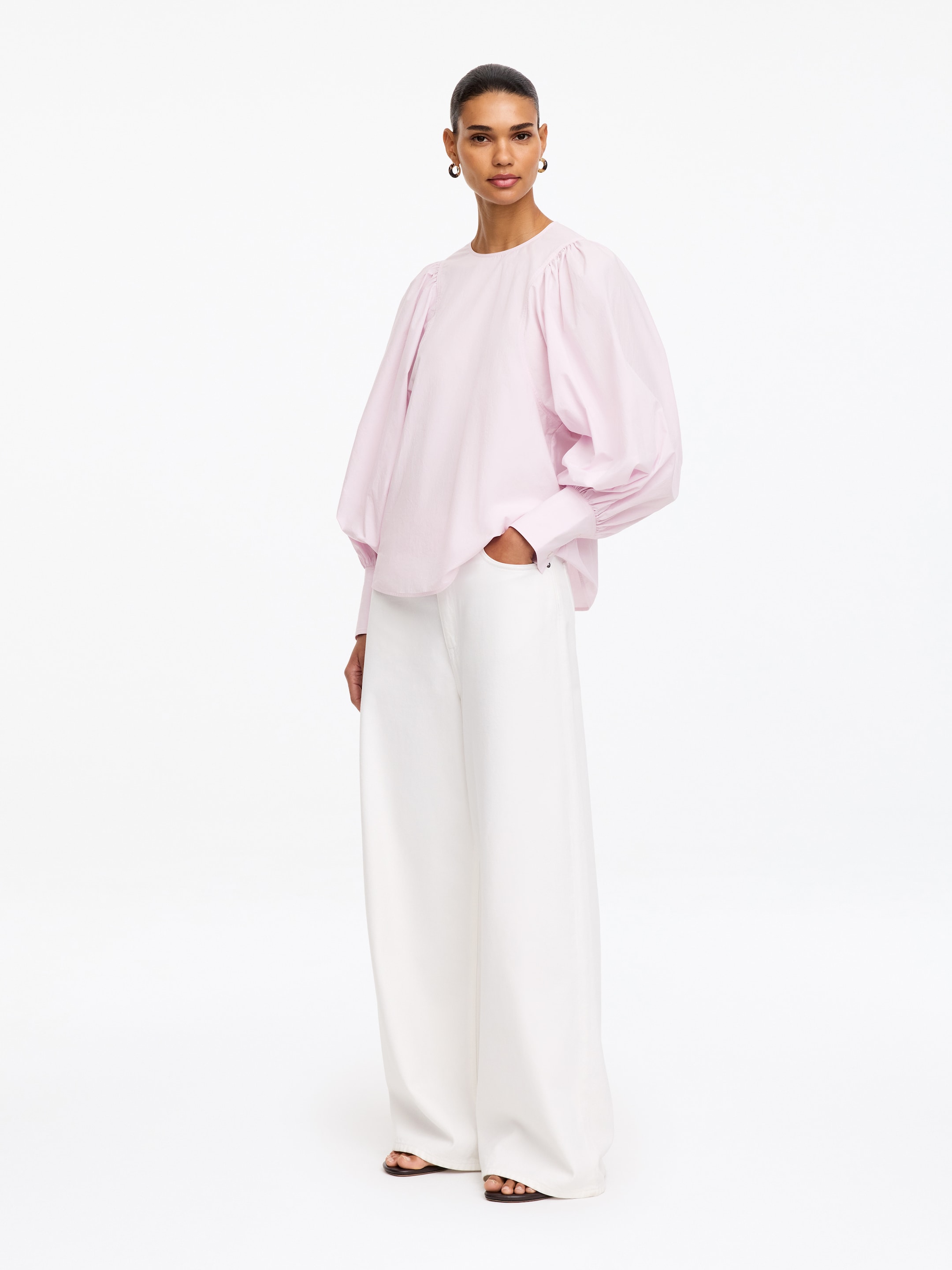 Baumwollbluse mit voluminösen Ärmeln - Rosa - Regular Fit - Women - StillMedia/Lookbook - 5