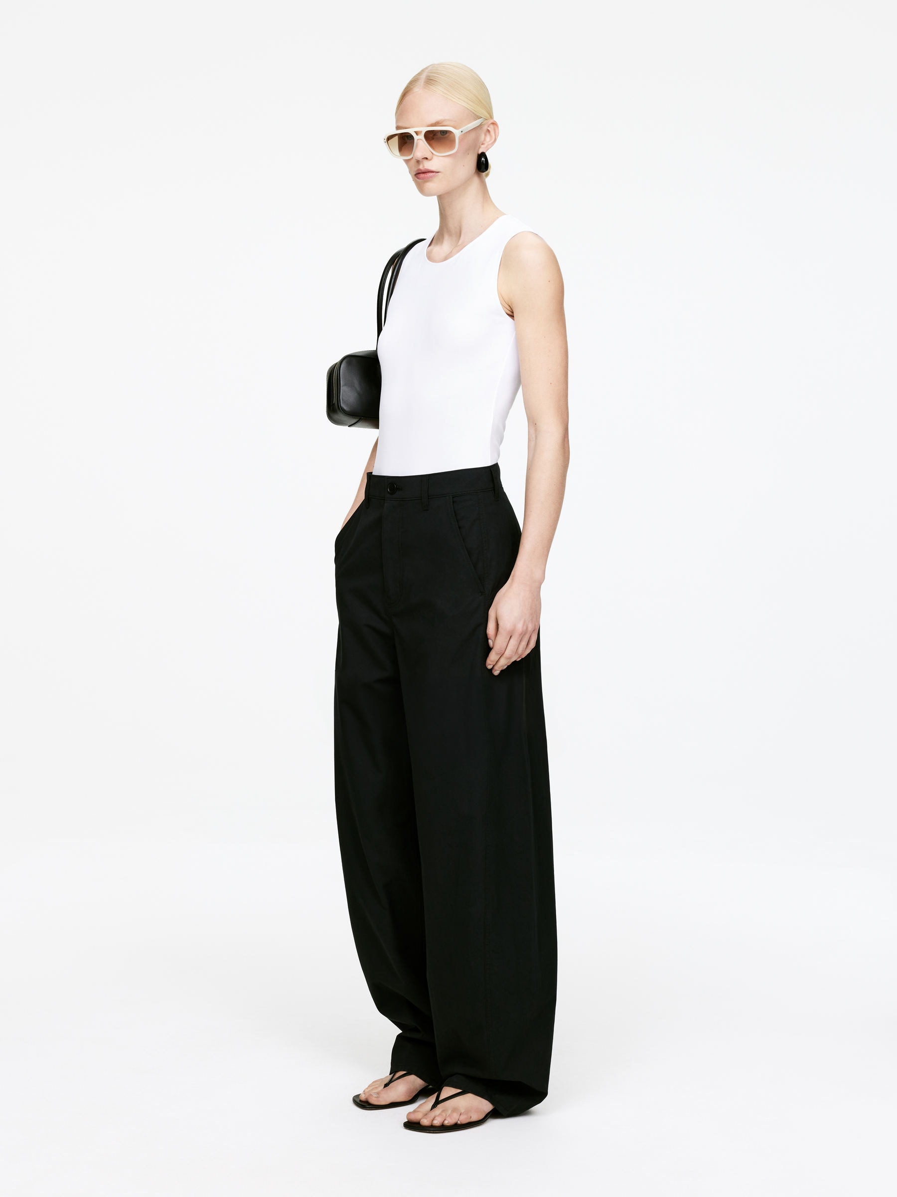 Sleeveless Bodysuit - White - Slim fit - Women - StillMedia/Lookbook - 5