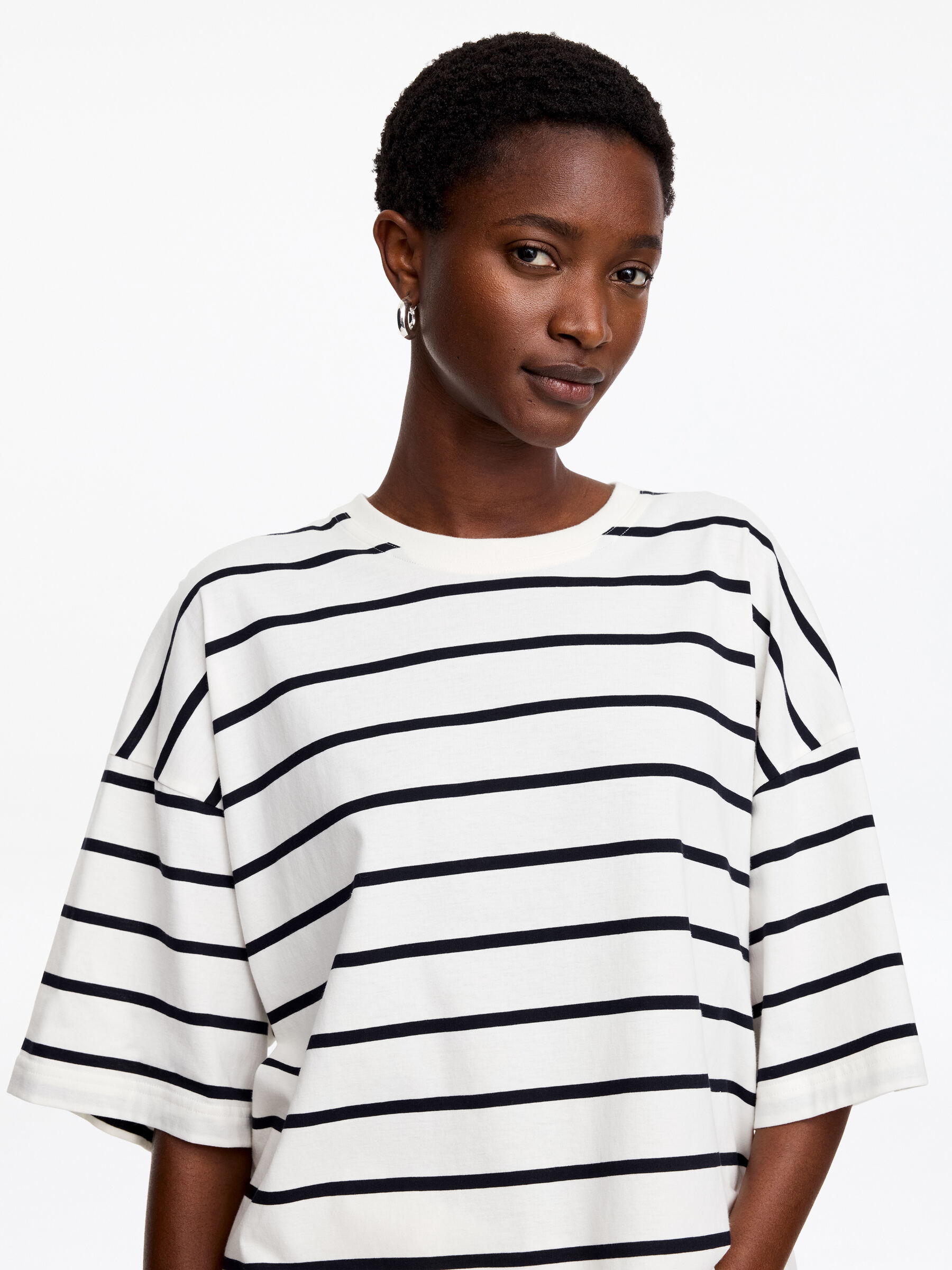 Oversize-T-Shirt - Cremeweiß/Dunkelblau - Oversize - Damen - StillMedia/Lookbook - 4