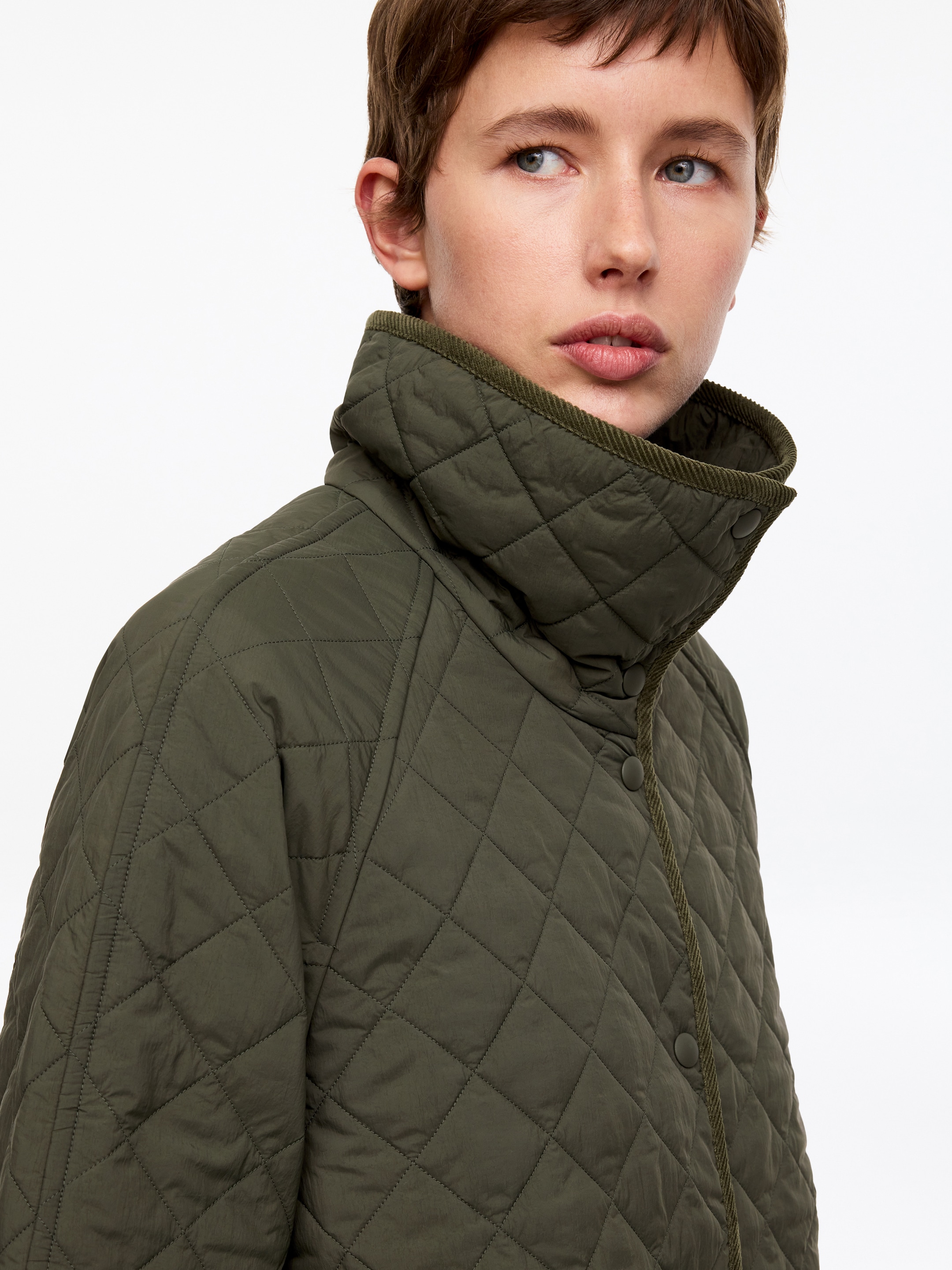 Lockere Steppjacke - Khaki - Oversize - Damen - StillMedia/Lookbook - 3