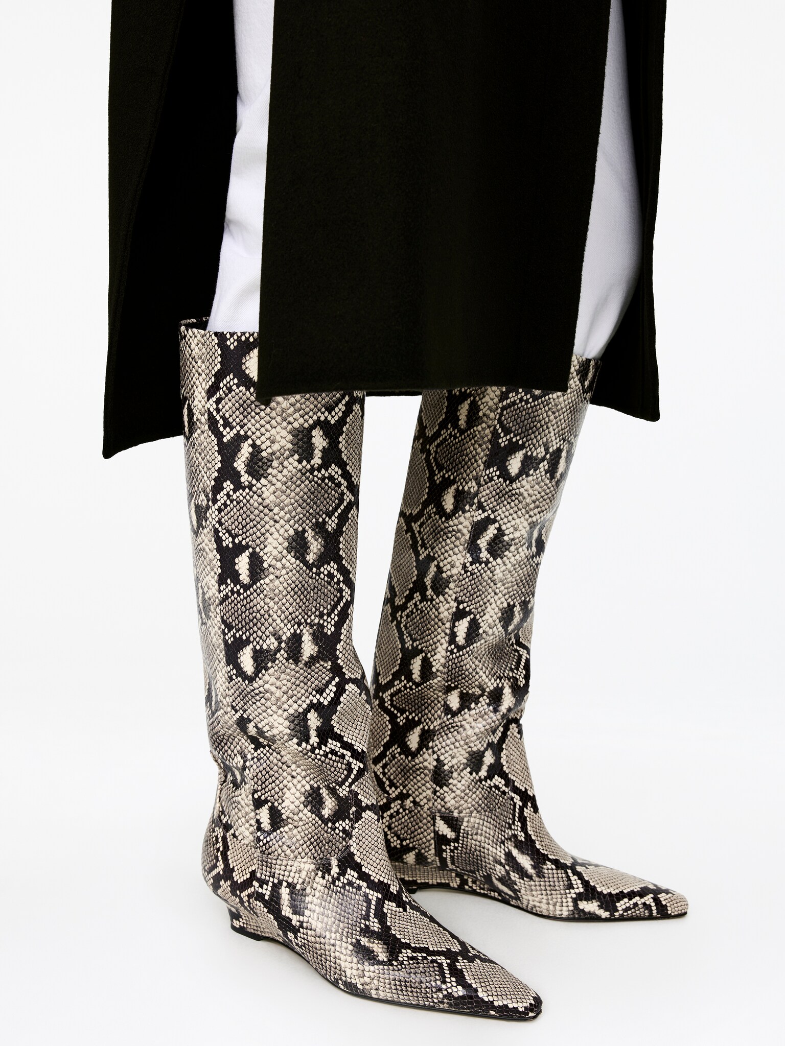 Wedge-Heel Leather Boots - Beige/Black