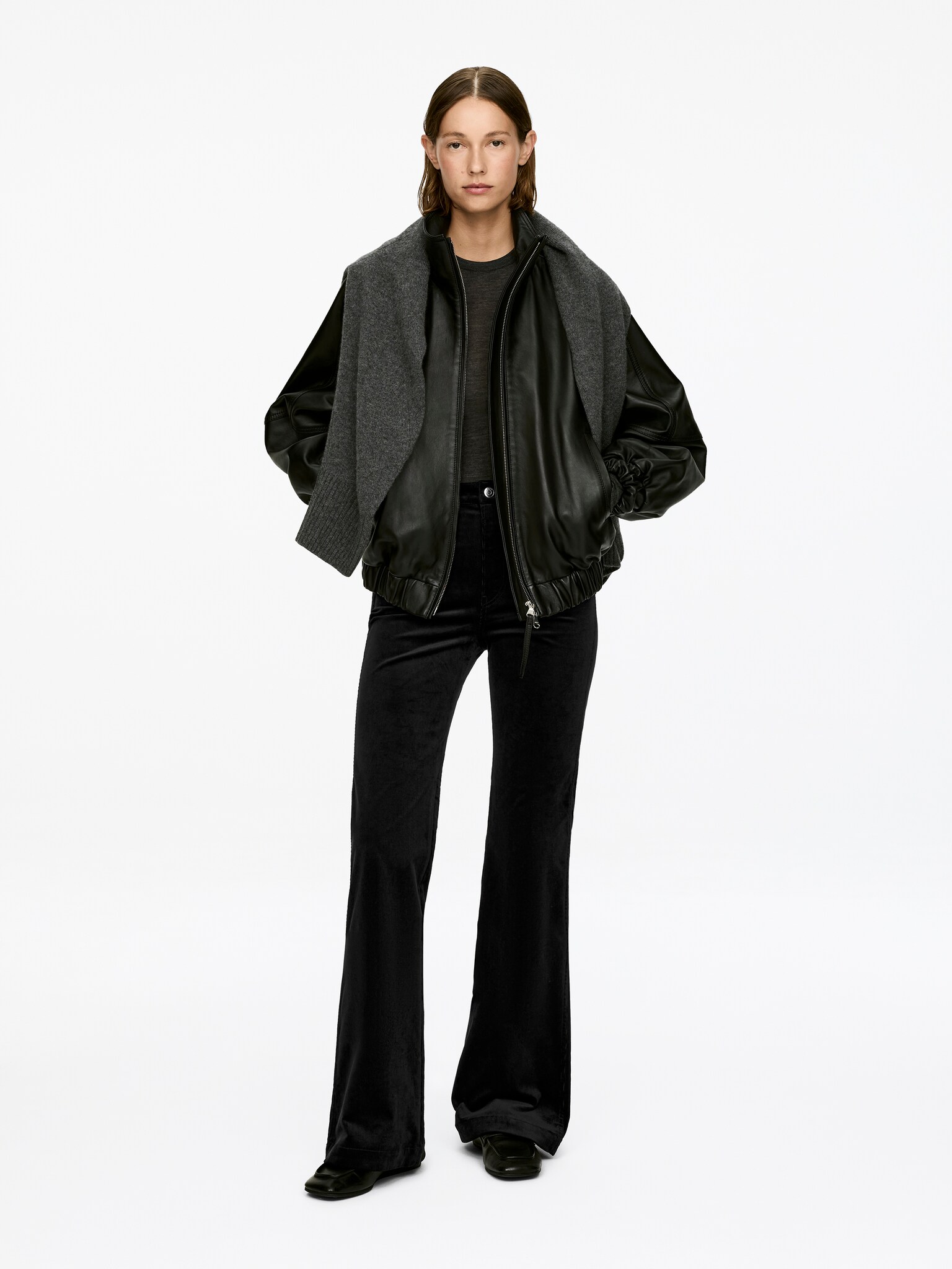 LUPINE Flared Corduroy Jeans - Black